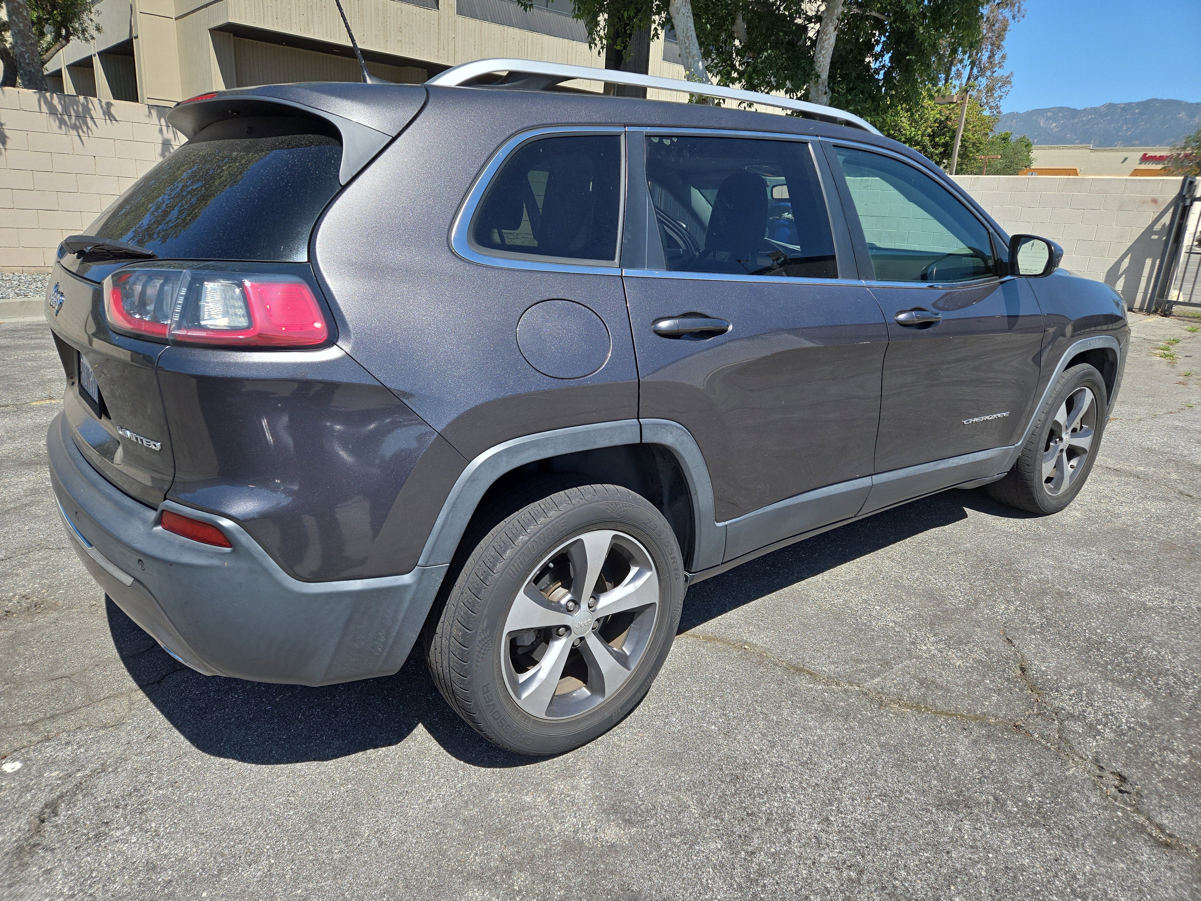 2019 Jeep Cherokee Limited FWD