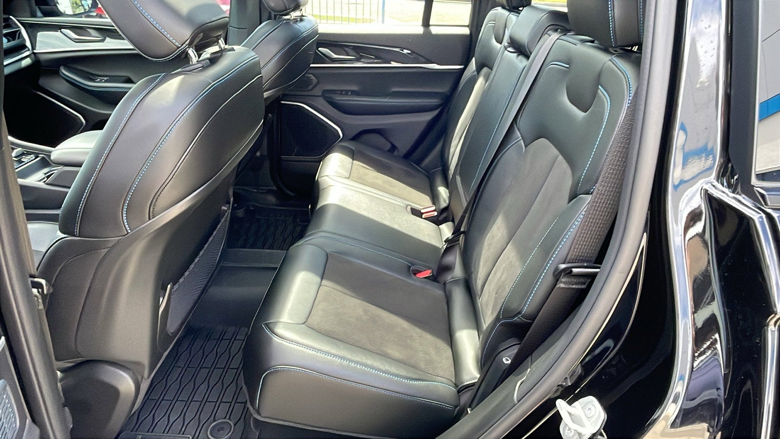 2023 Jeep Grand Cherokee 4xe Trailhawk Carb State Pkg