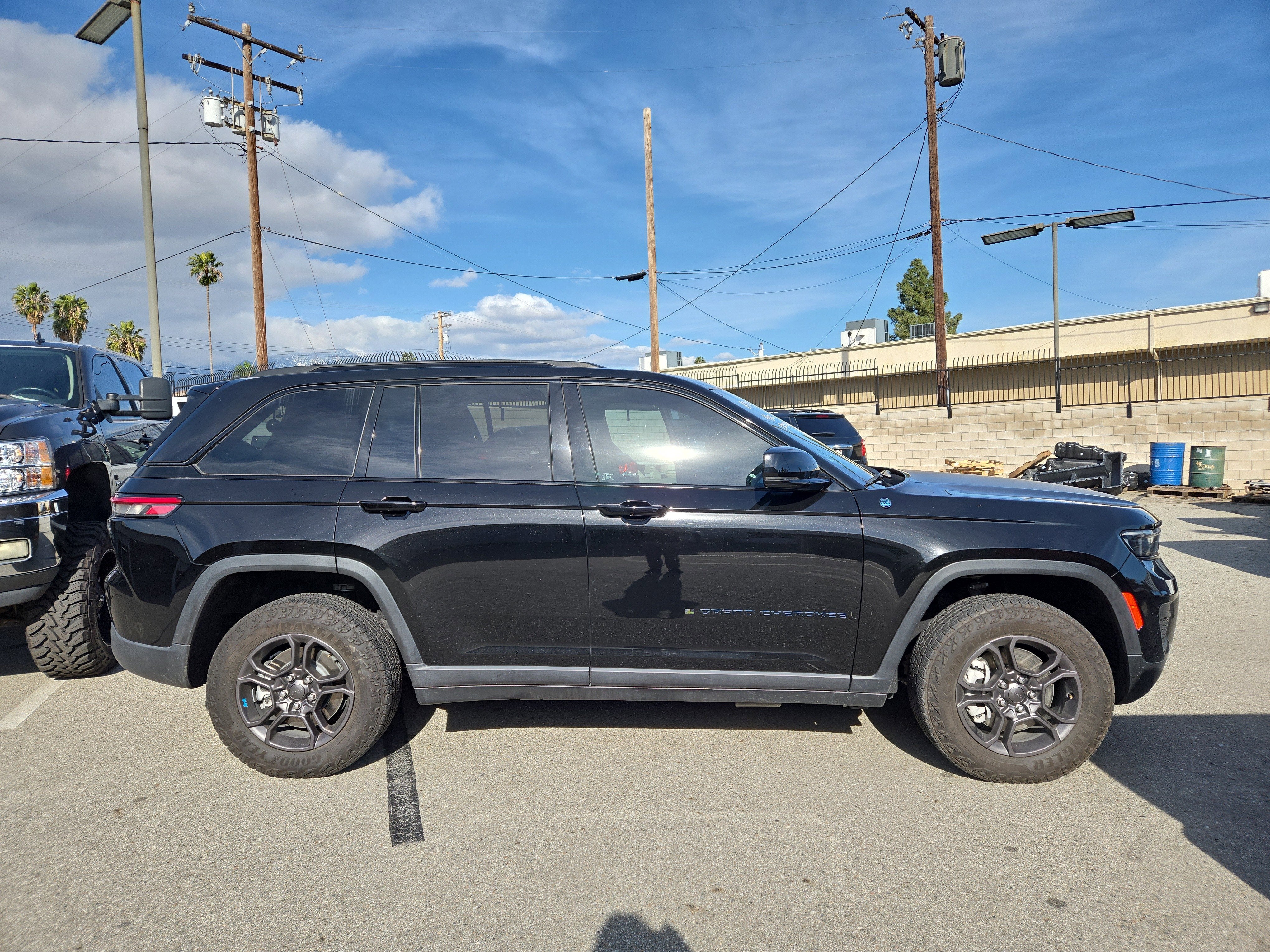 2023 Jeep Grand Cherokee 4xe Trailhawk Carb State Pkg