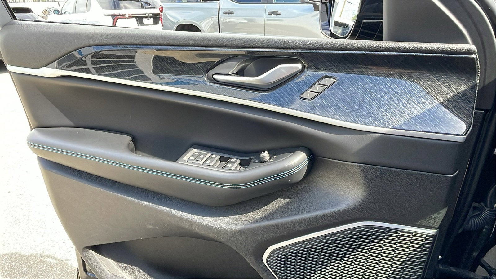 2023 Jeep Grand Cherokee 4xe Trailhawk Carb State Pkg