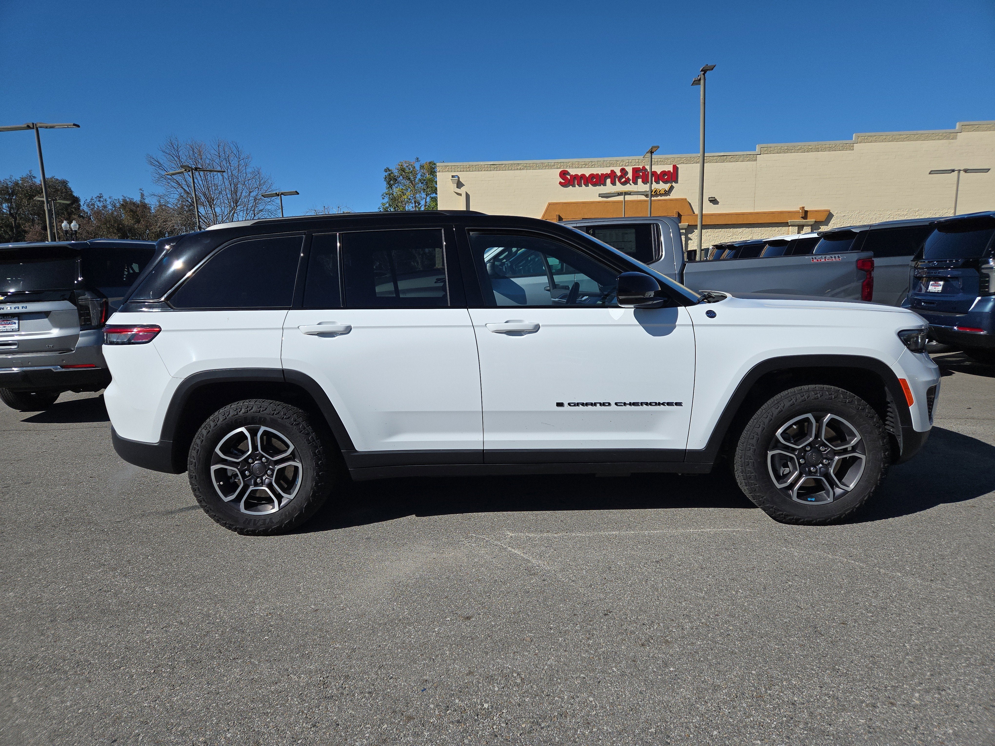 2023 Jeep Grand Cherokee 4xe Trailhawk