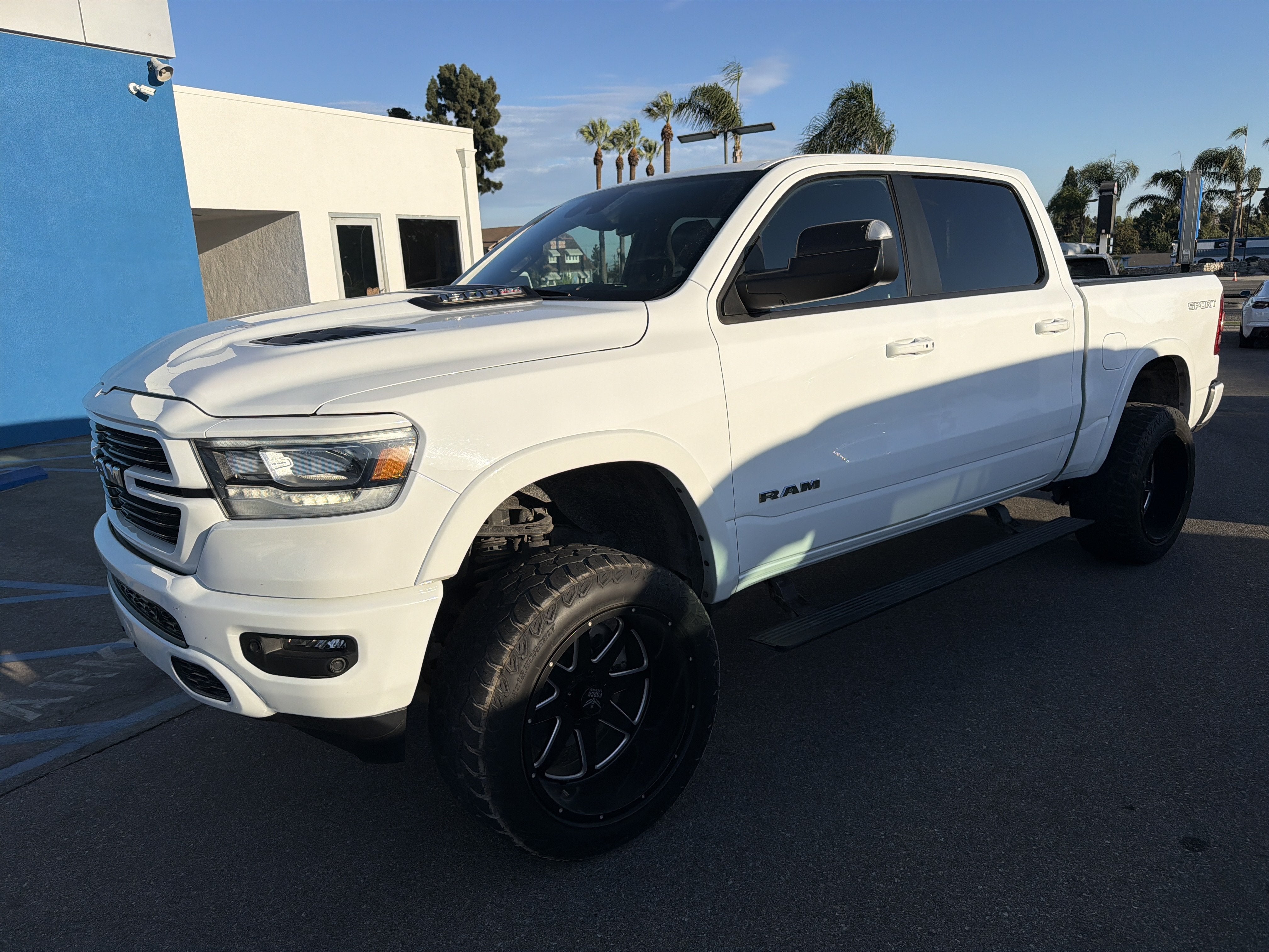 2022 RAM 1500 Laramie Crew Cab 4x4 5'7" Box