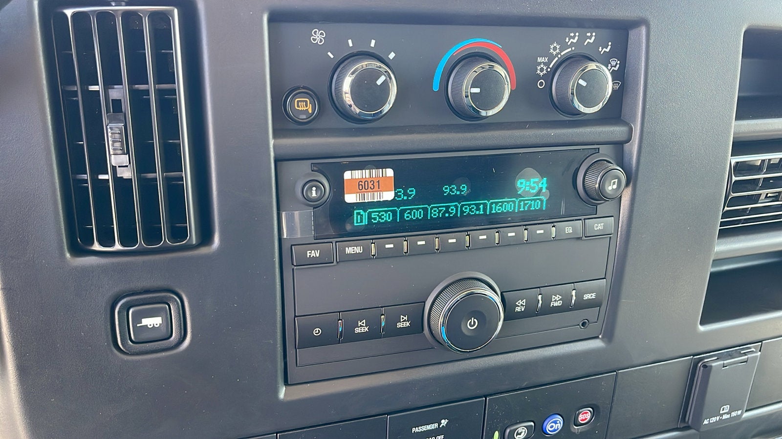 2025 Chevrolet Express Cargo 2500 WT