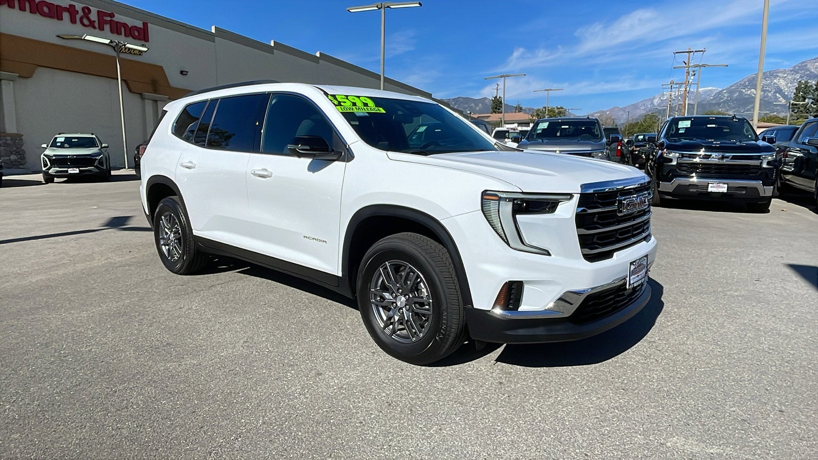 2025 GMC Acadia Elevation