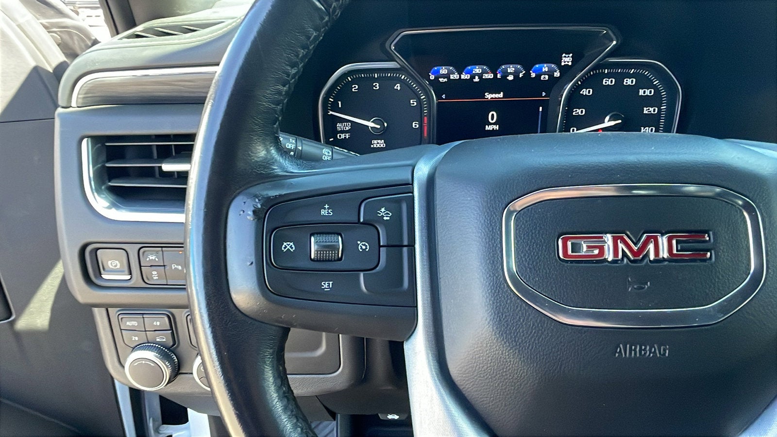2021 GMC Yukon SLT