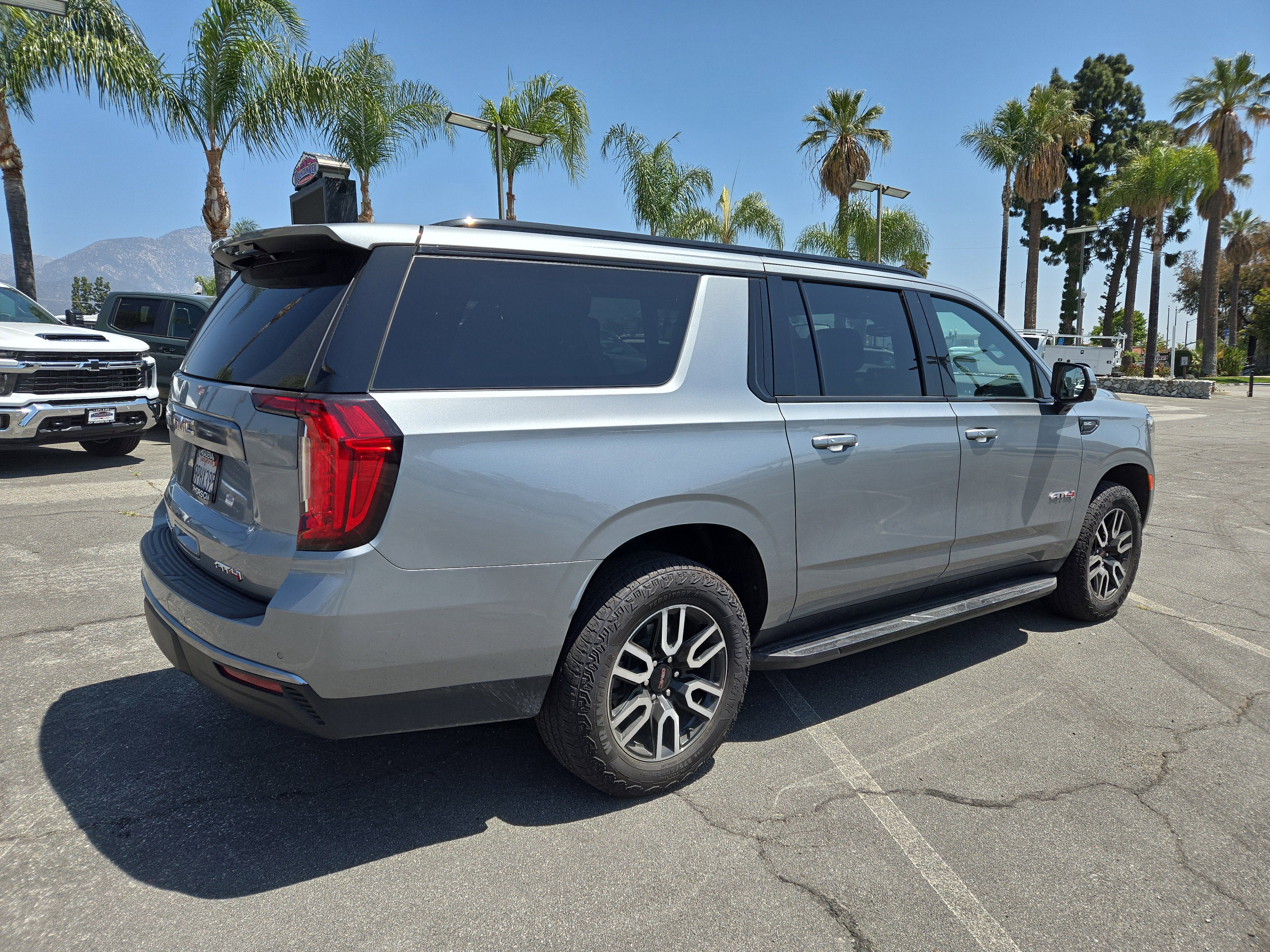 2024 GMC Yukon XL AT4