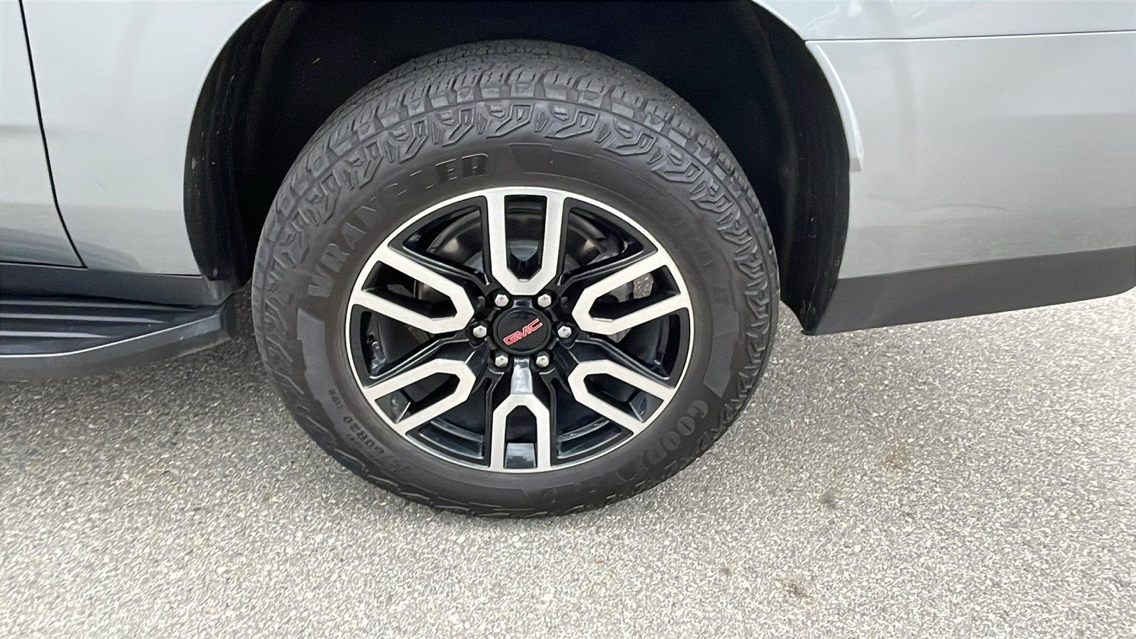2024 GMC Yukon XL AT4