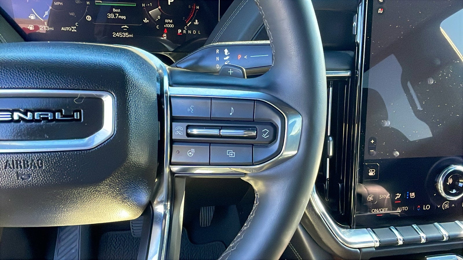 2025 GMC Yukon XL Denali