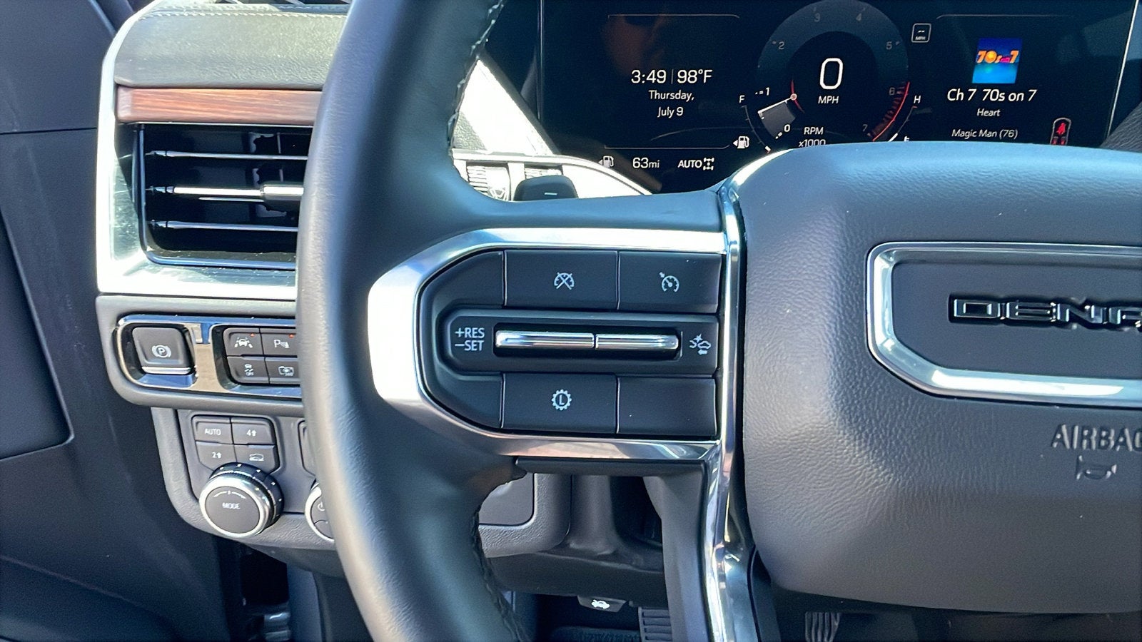2025 GMC Yukon XL Denali