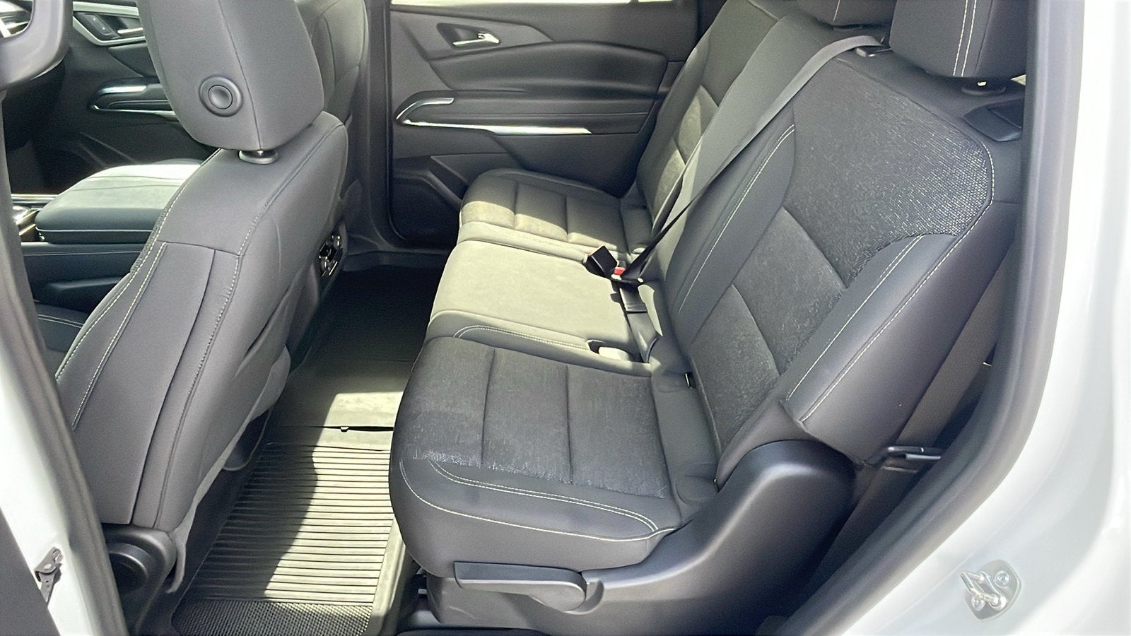 2024 Chevrolet Traverse LS