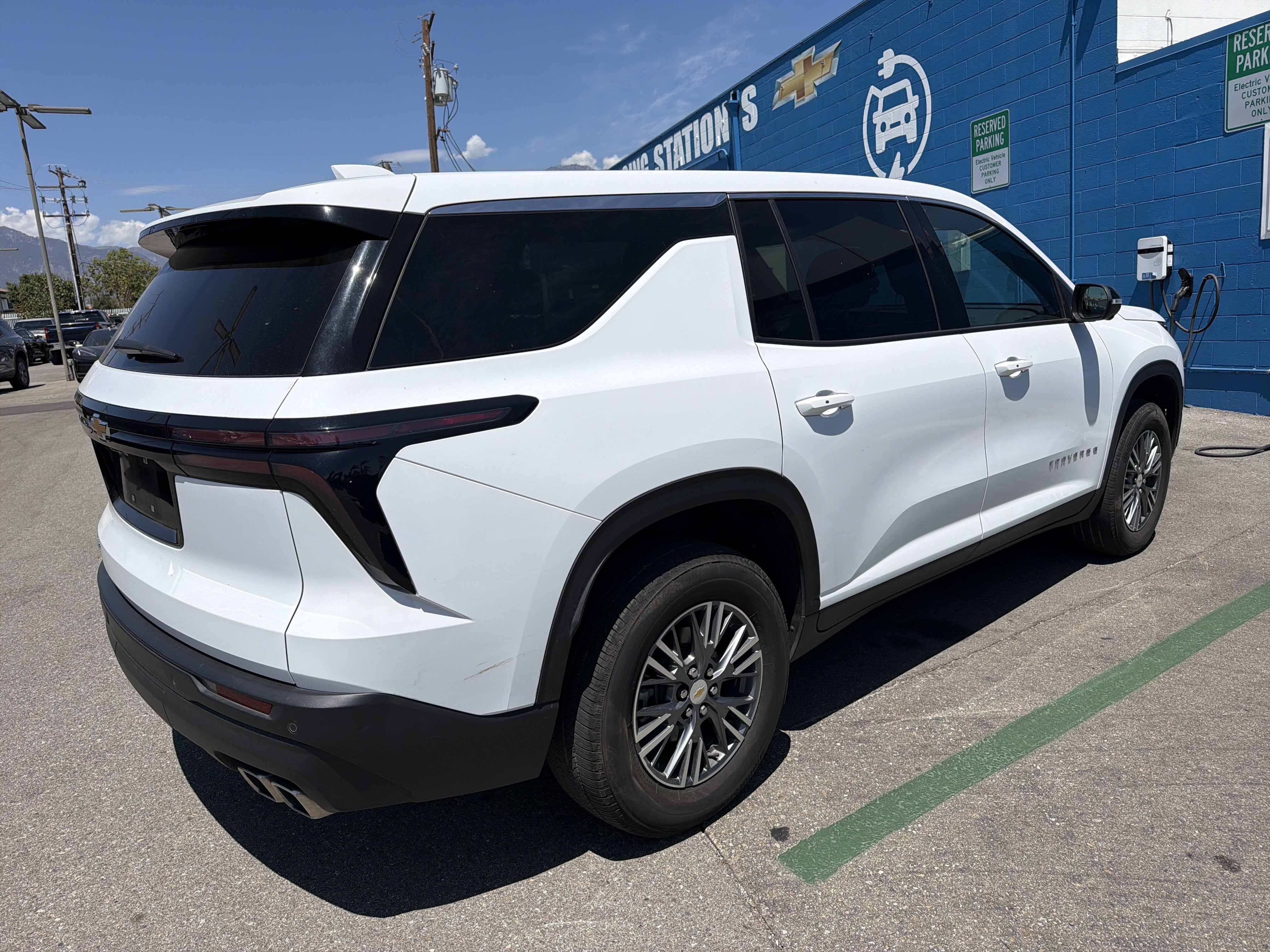 2024 Chevrolet Traverse LS