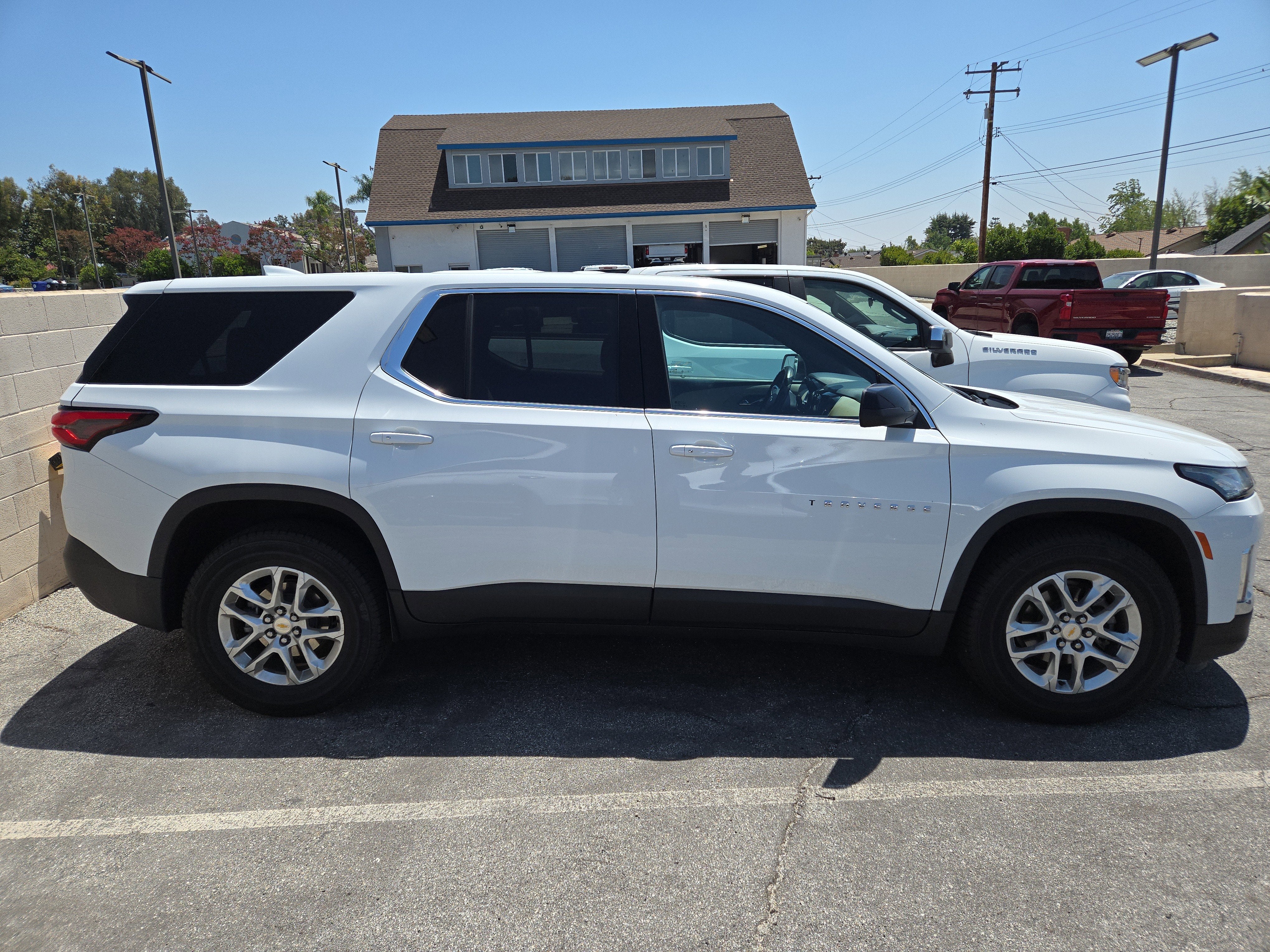 2023 Chevrolet Traverse LS