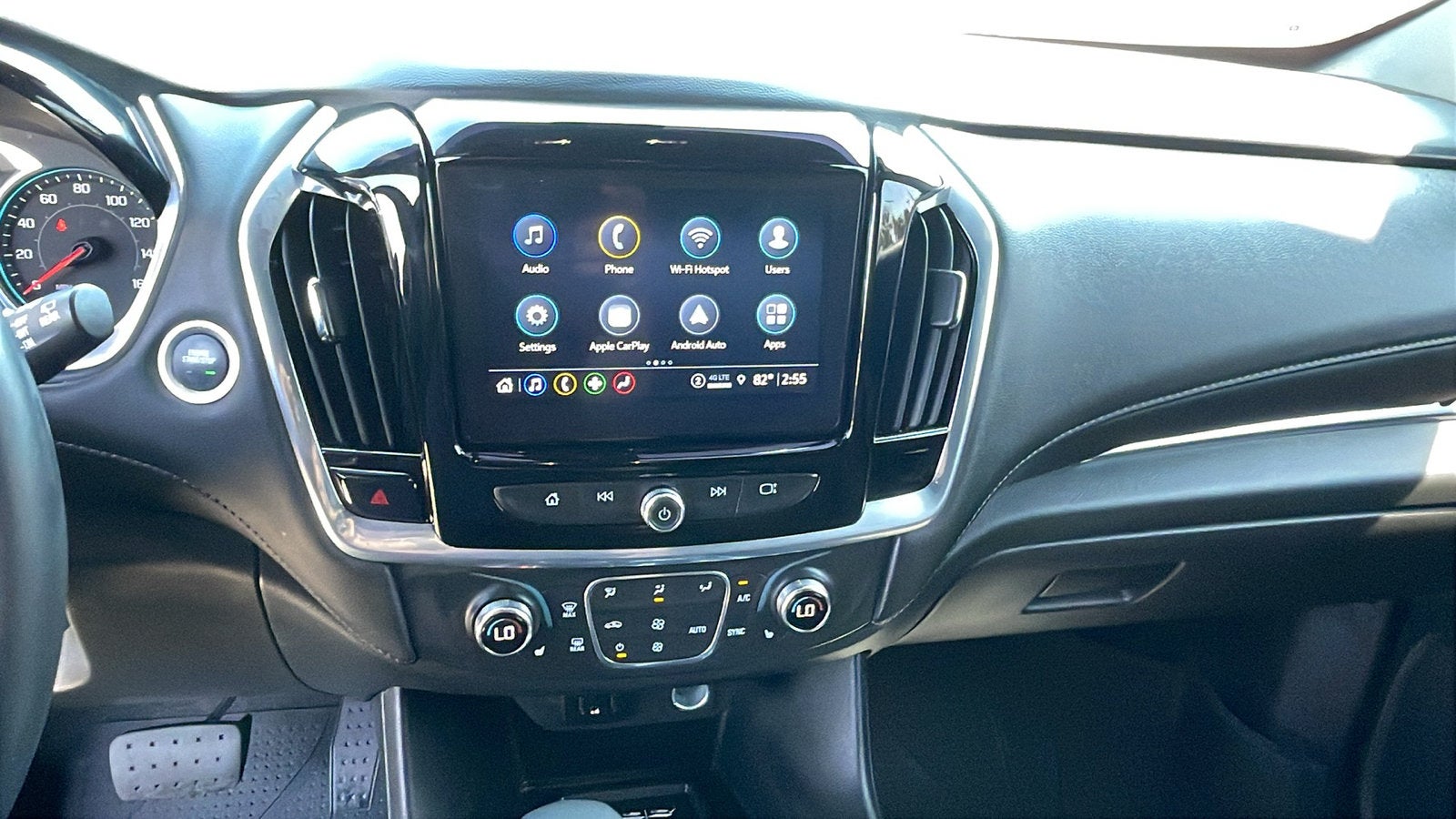 2022 Chevrolet Traverse LT Cloth
