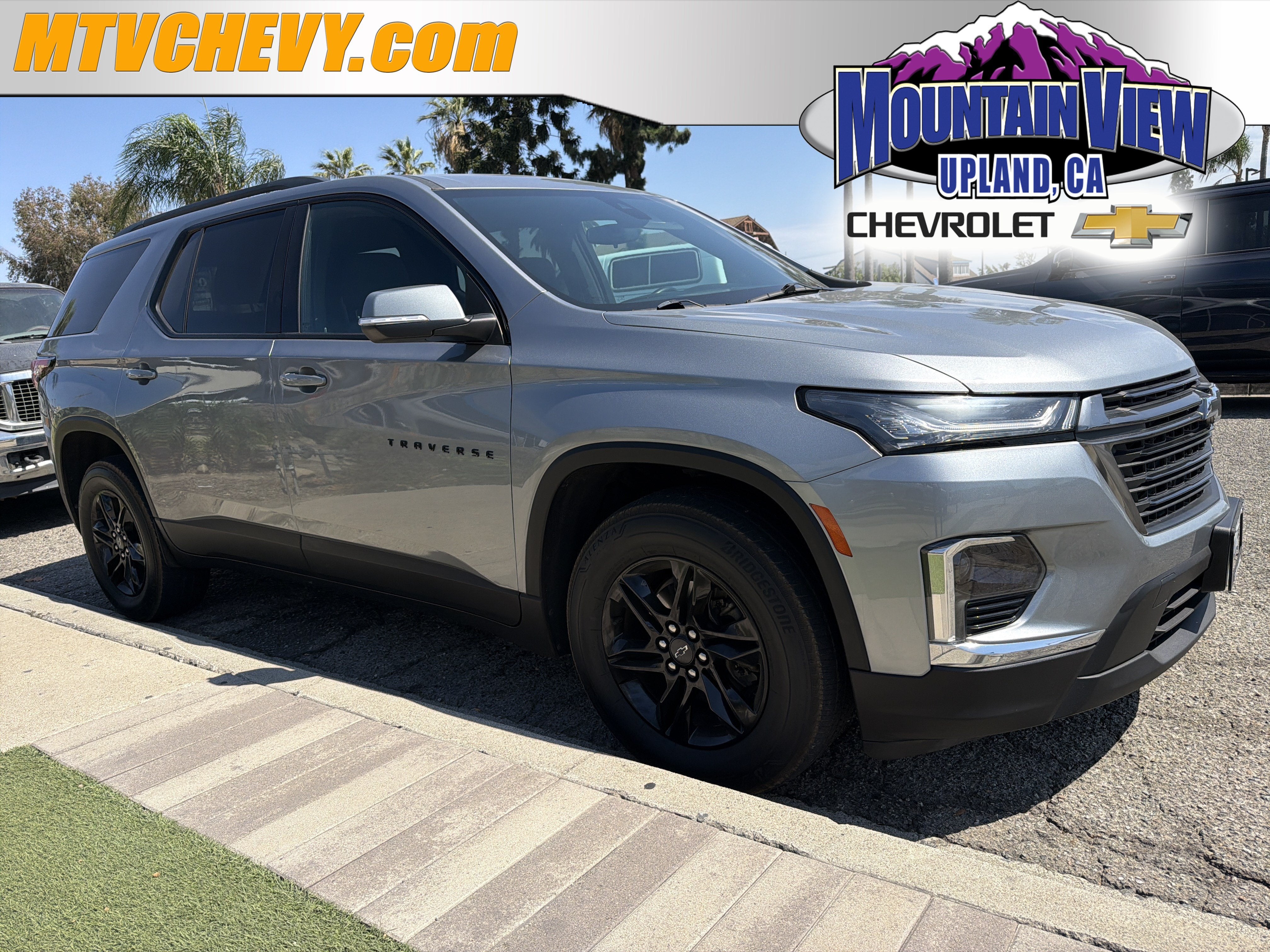 2023 Chevrolet Traverse LT Cloth