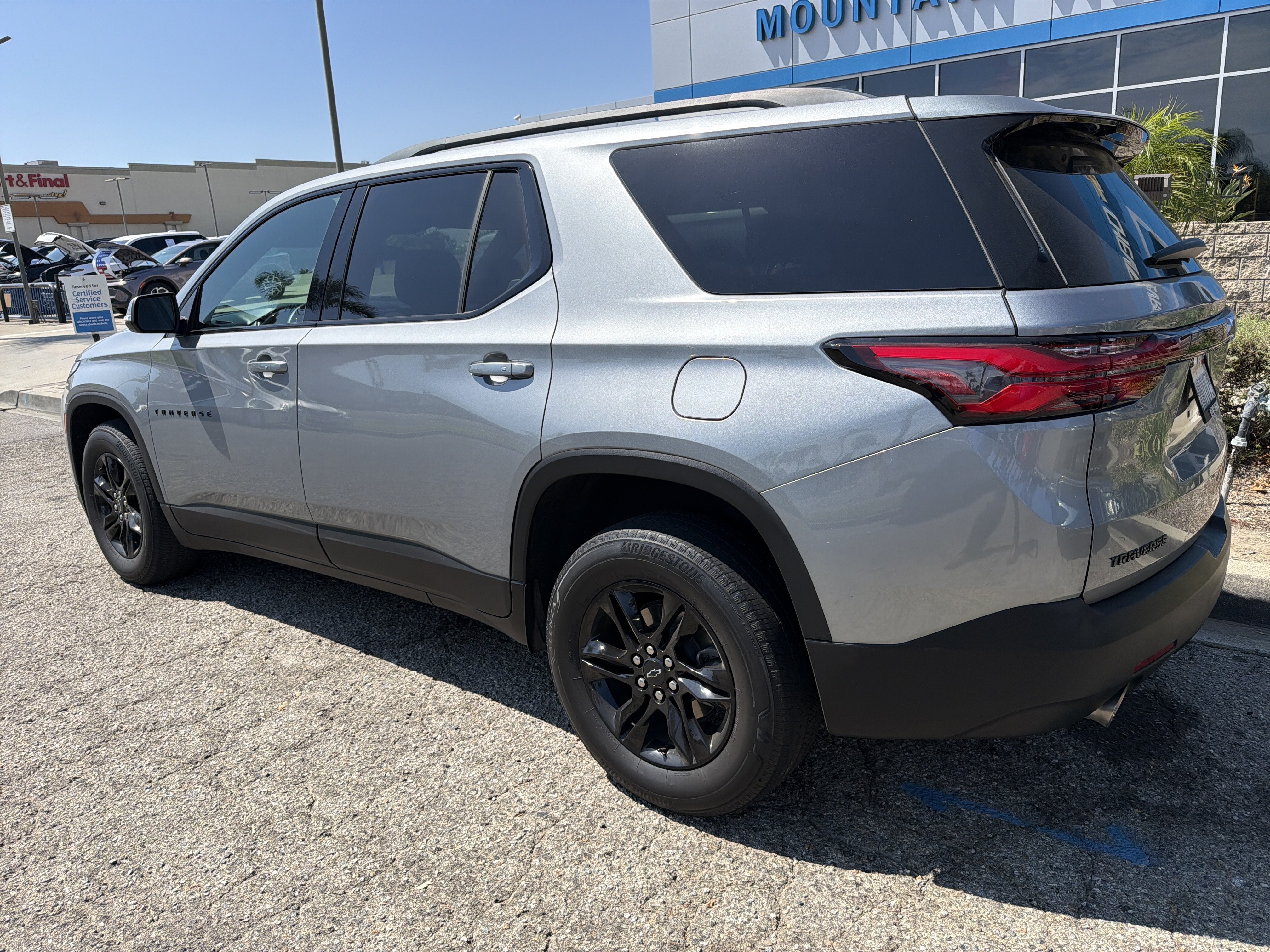 2023 Chevrolet Traverse LT Cloth