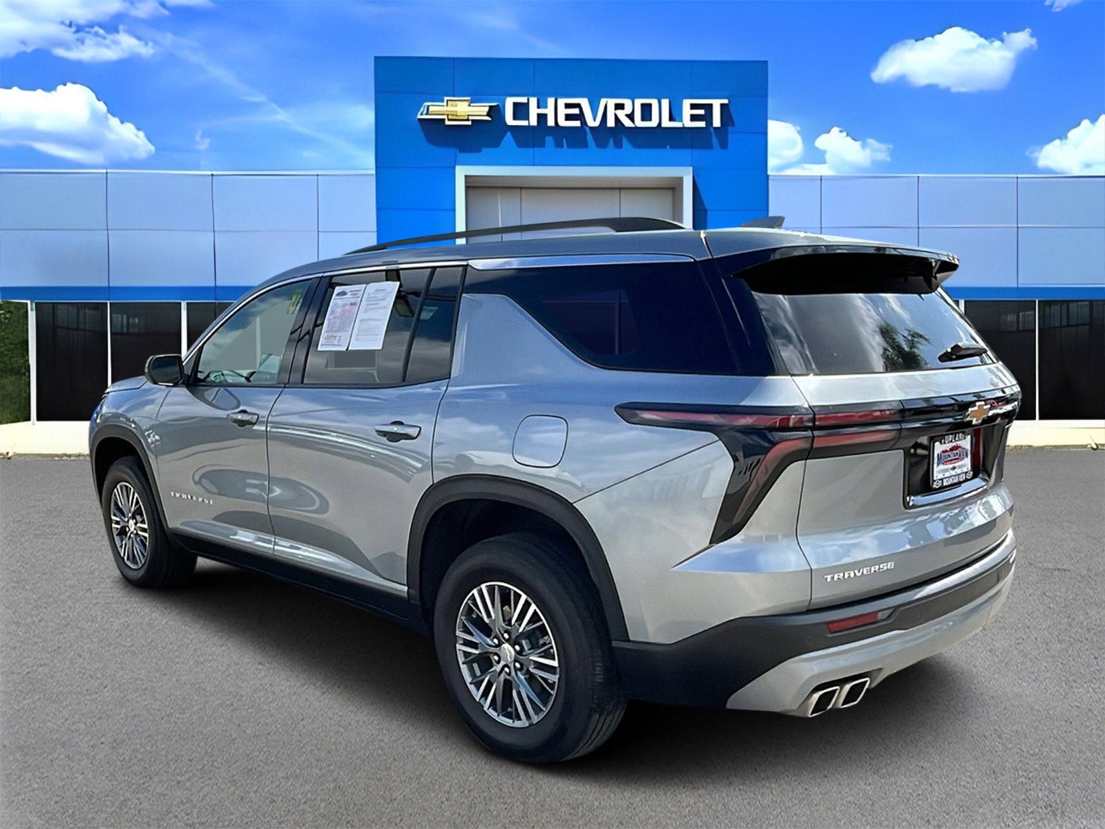 2025 Chevrolet Traverse LT