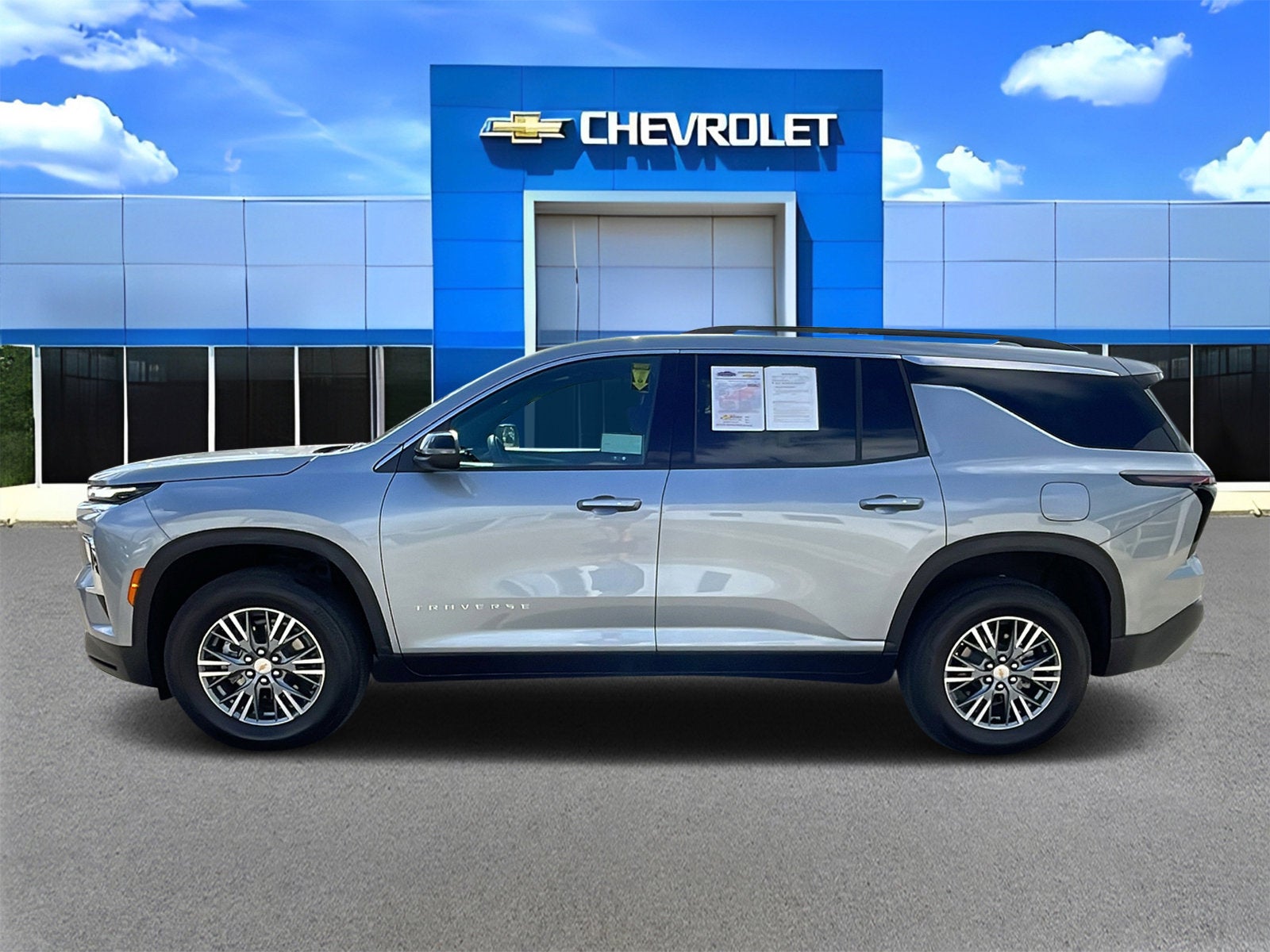 2025 Chevrolet Traverse LT
