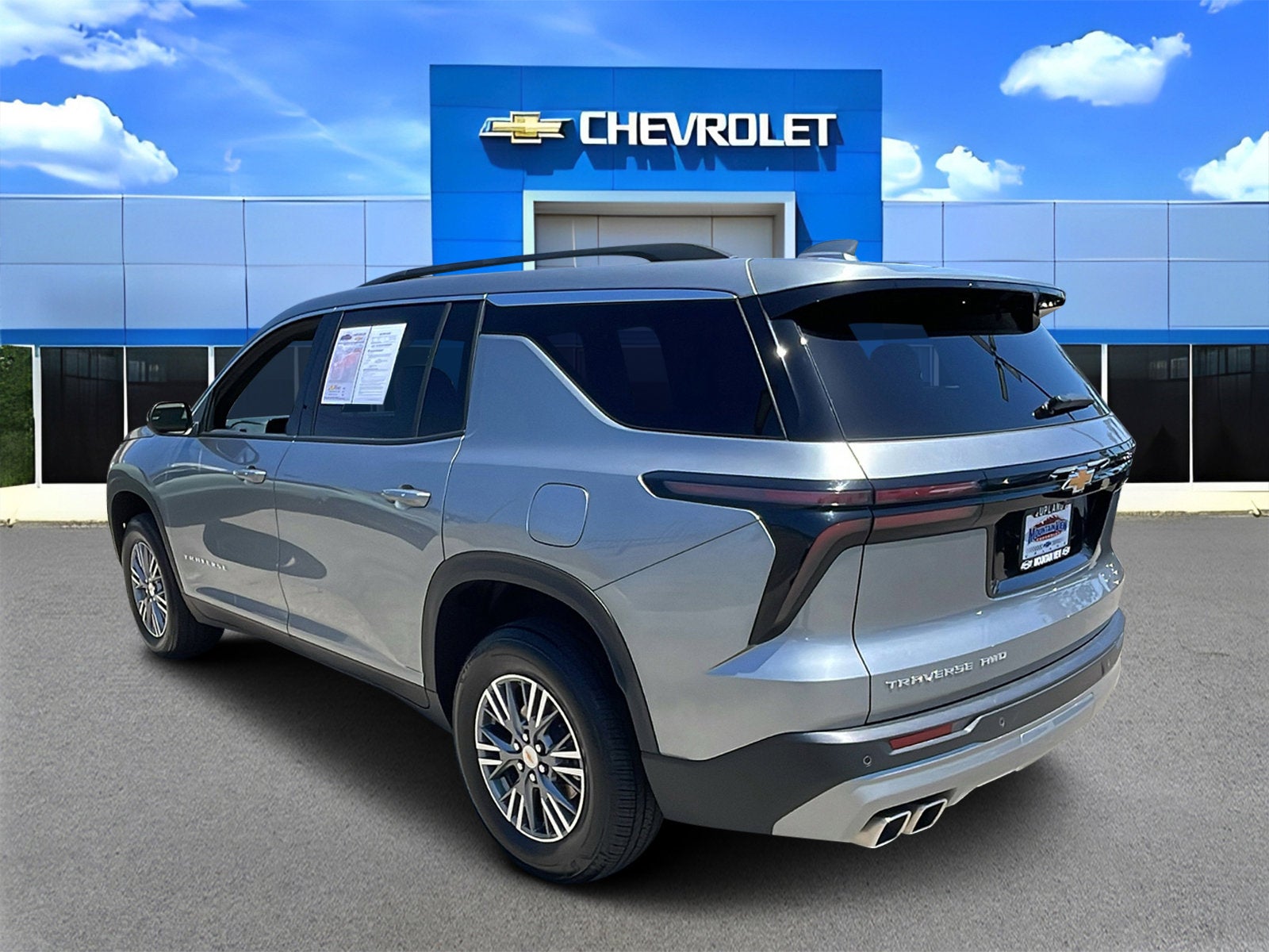 2025 Chevrolet Traverse LT