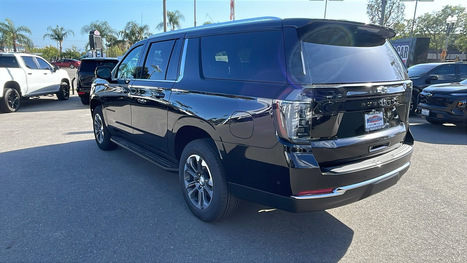 2027 Chevrolet Suburban LT