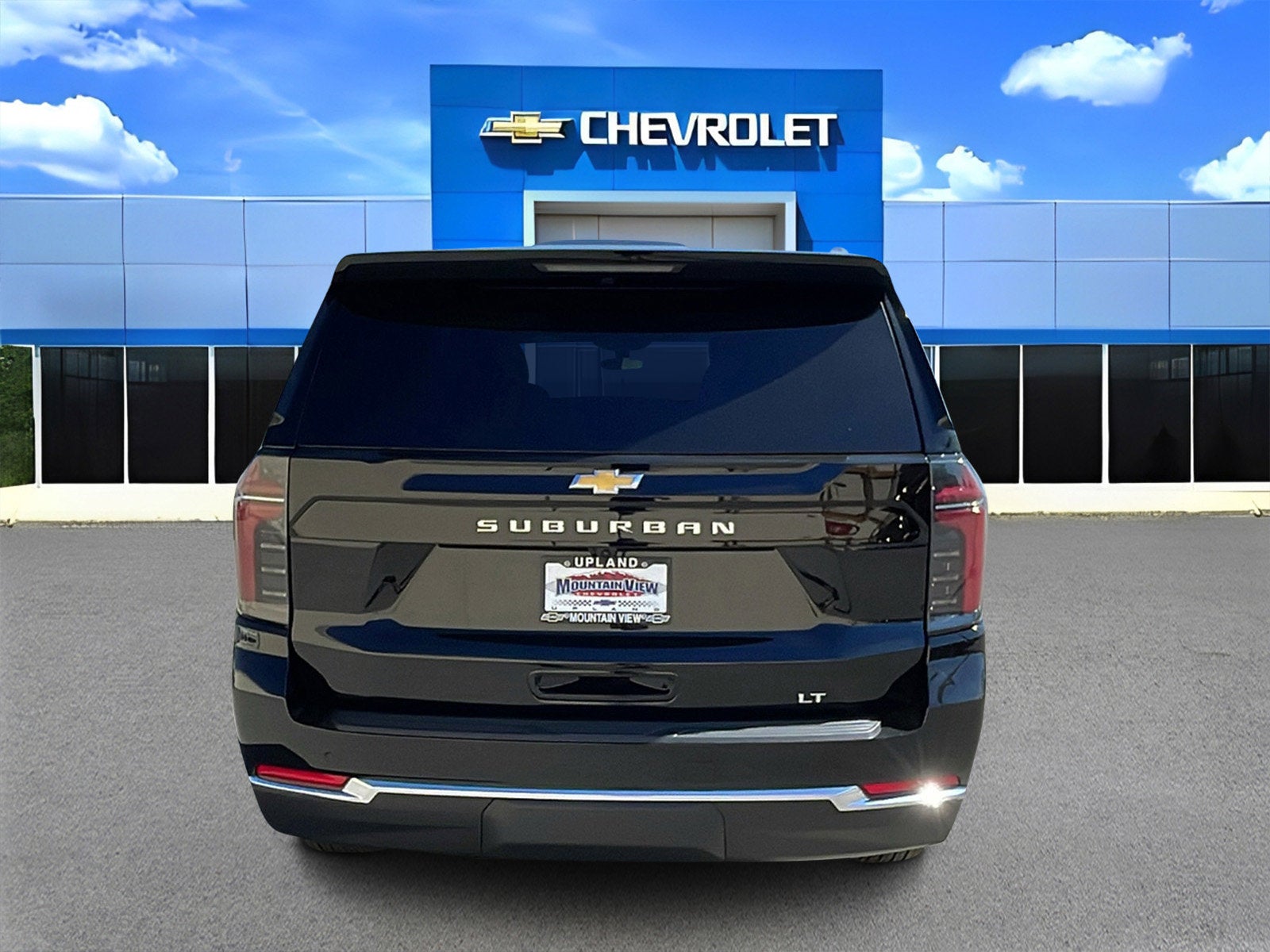 2026 Chevrolet Suburban LT