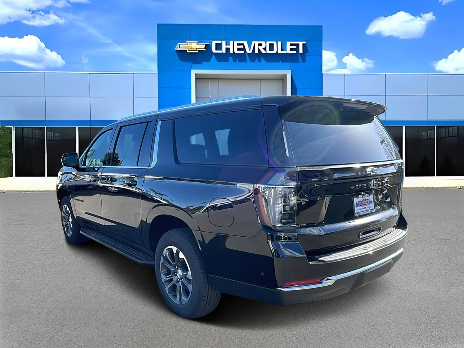 2027 Chevrolet Suburban LT