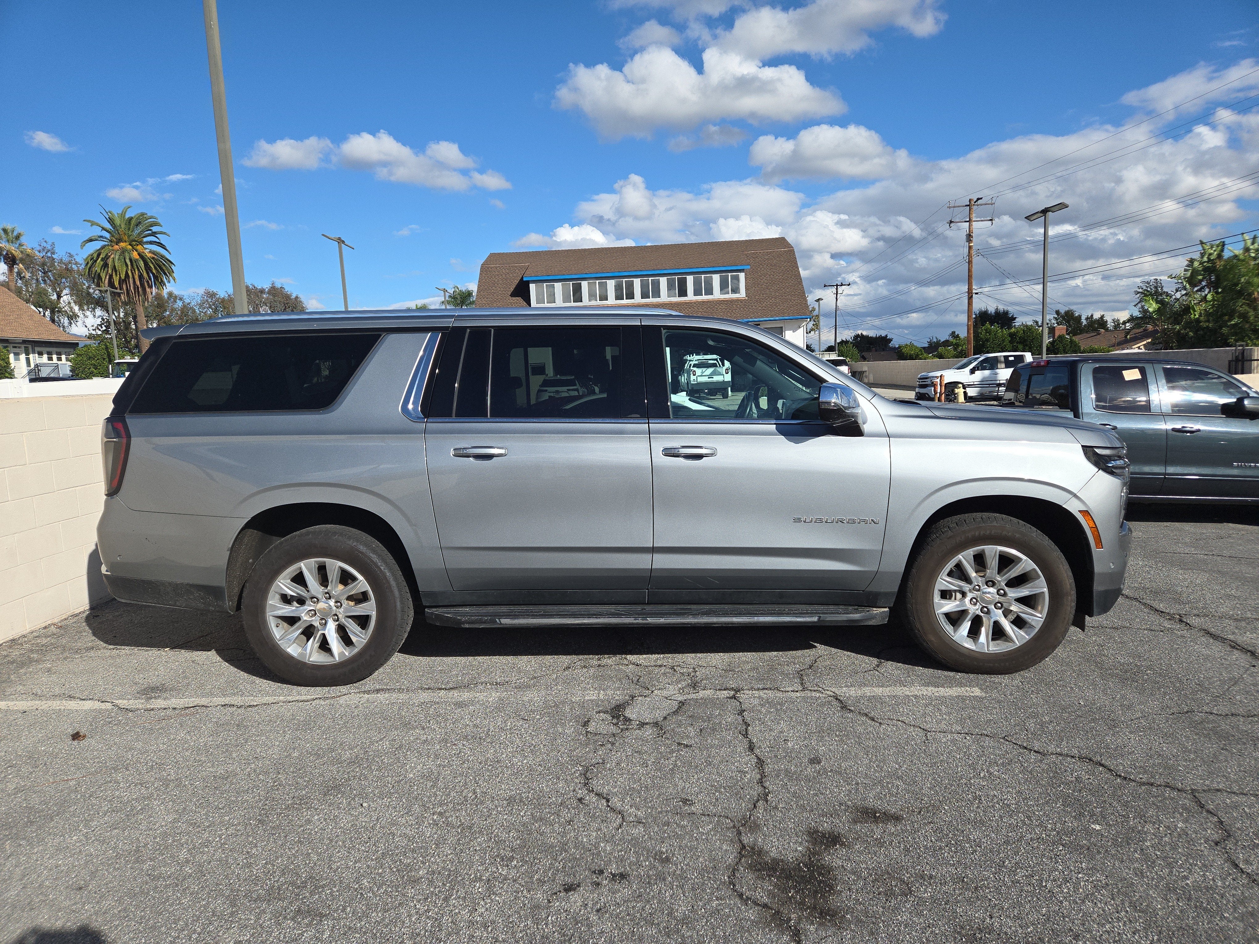 2025 Chevrolet Suburban Premier