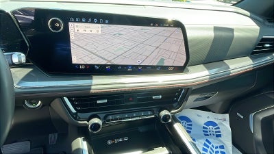 2025 Chevrolet Suburban RST
