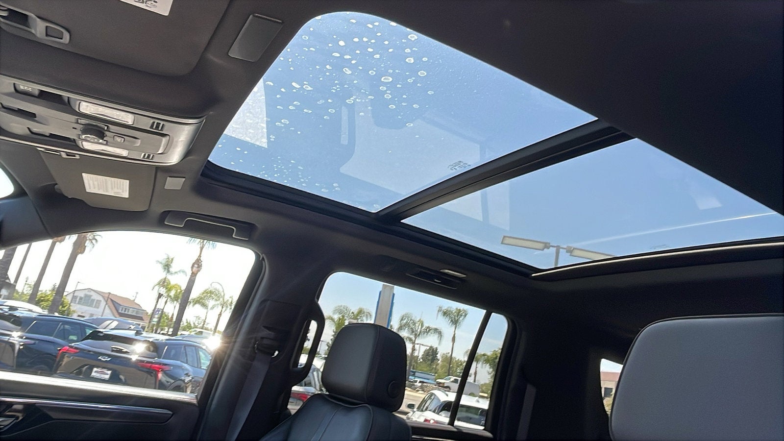 2025 Chevrolet Suburban RST
