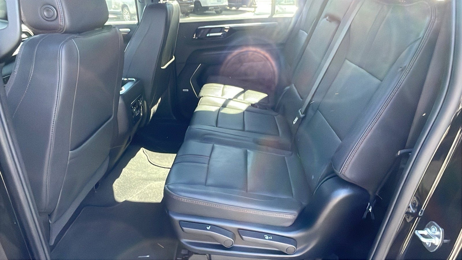2025 Chevrolet Suburban RST