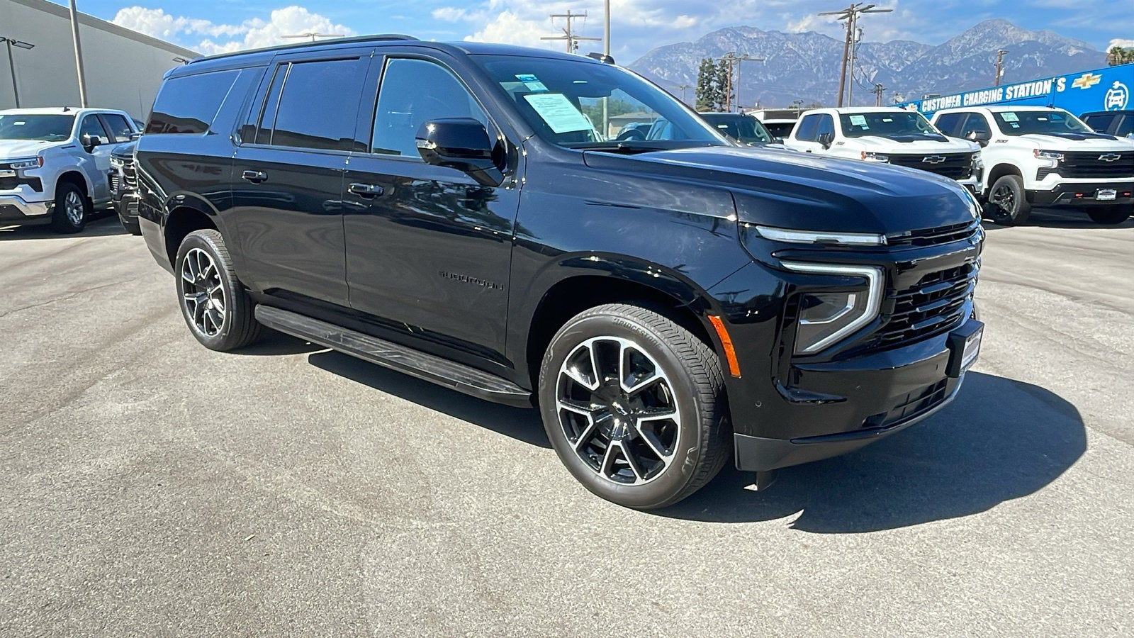 2025 Chevrolet Suburban RST