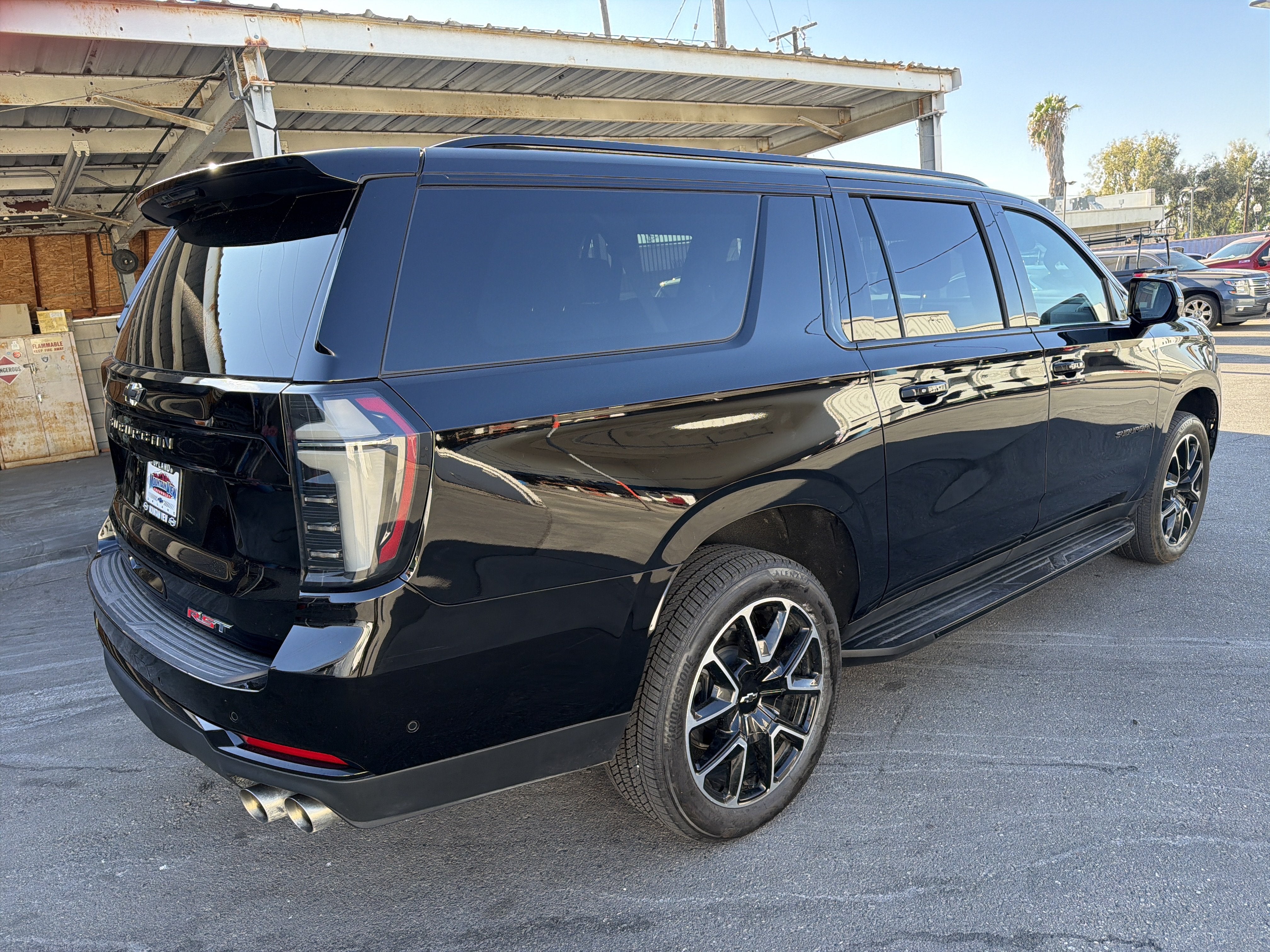2025 Chevrolet Suburban RST