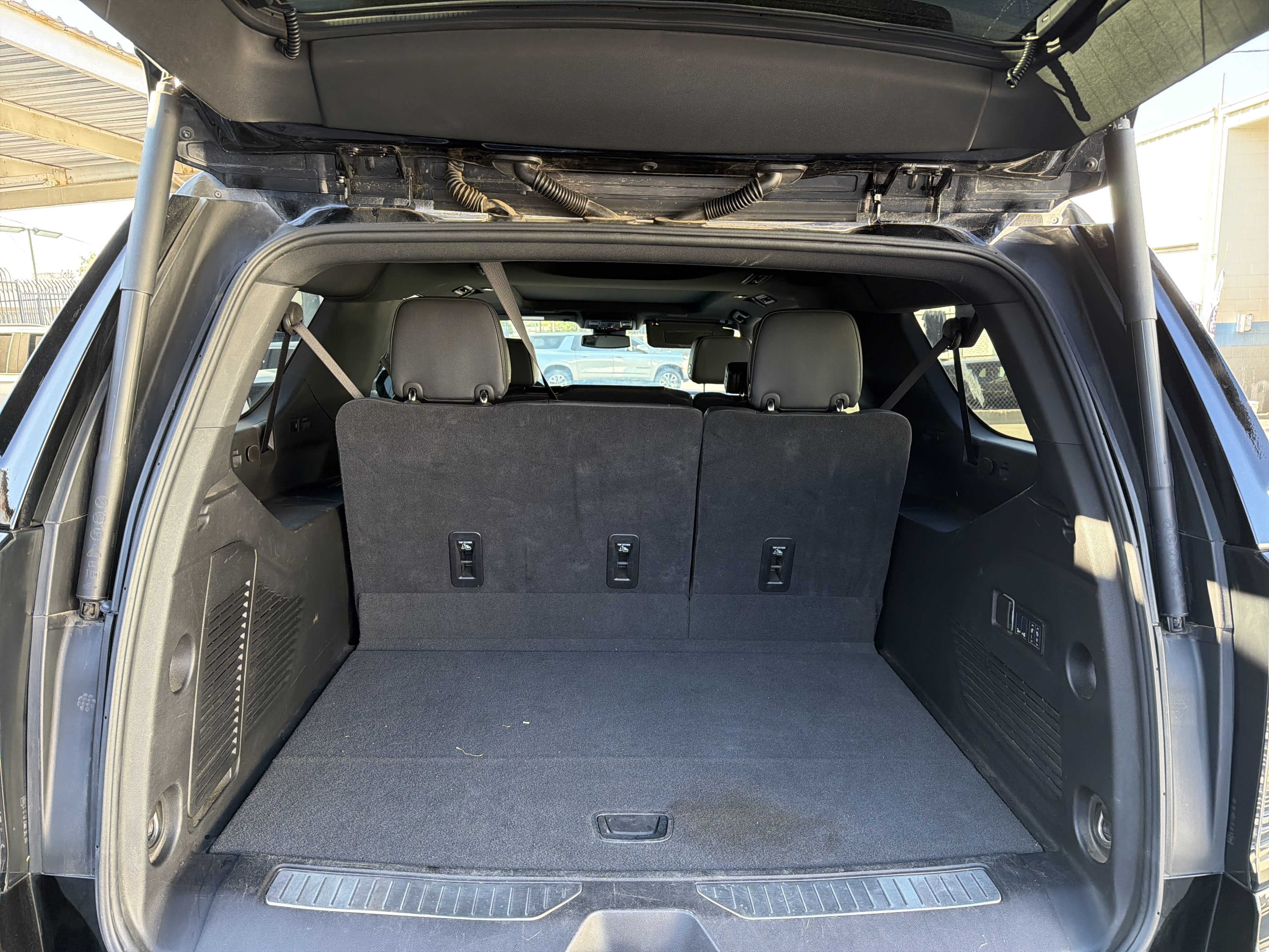2025 Chevrolet Suburban RST