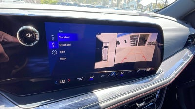 2025 Chevrolet Suburban RST