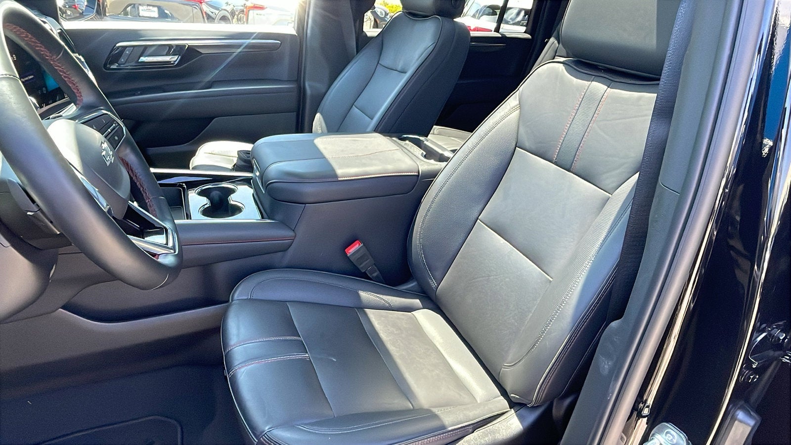 2025 Chevrolet Suburban RST