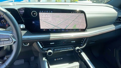 2025 Chevrolet Suburban RST