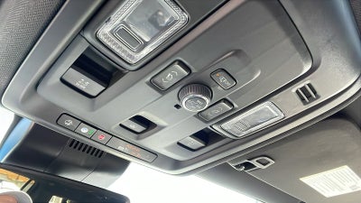 2025 Chevrolet Suburban RST