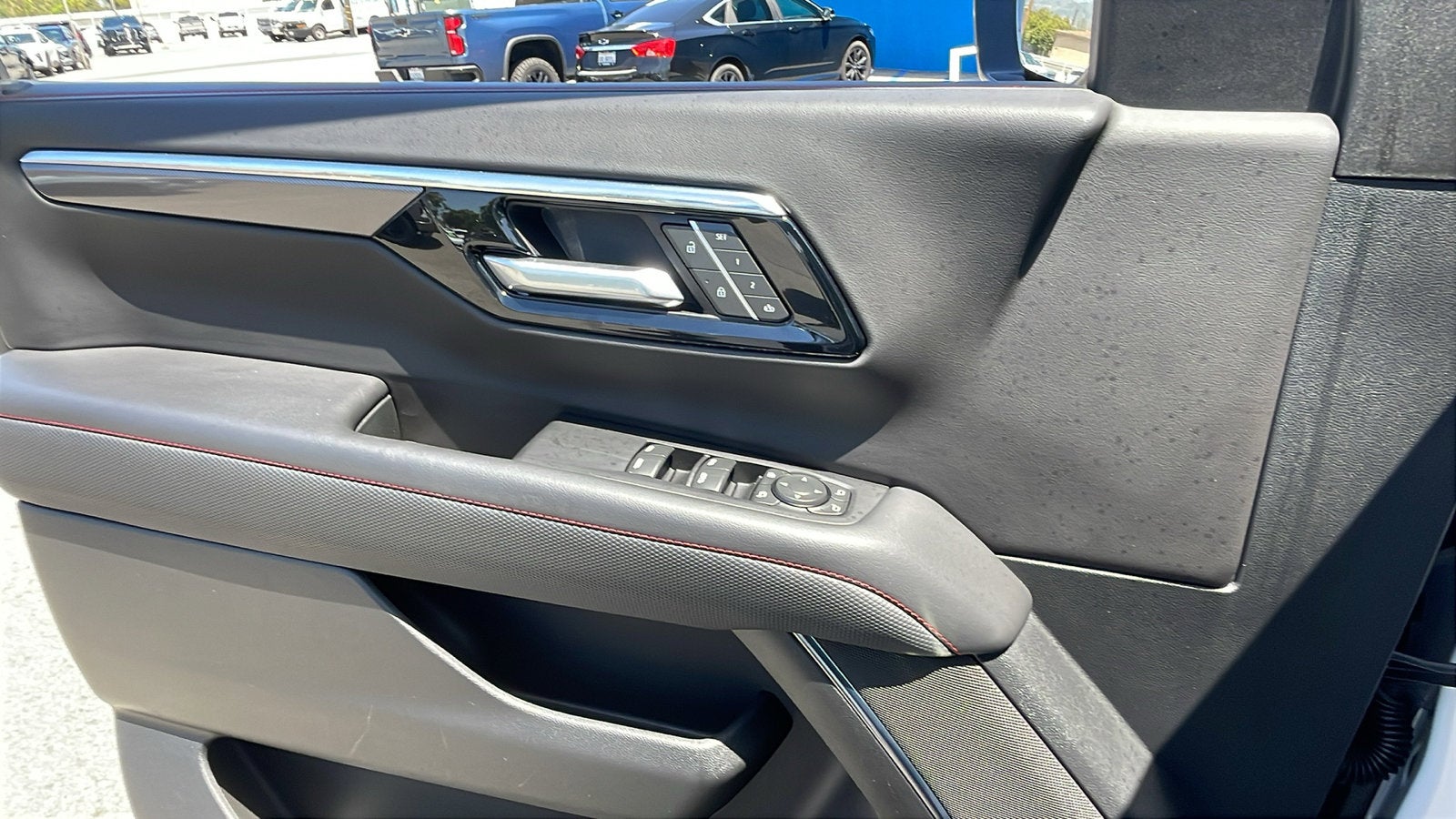 2025 Chevrolet Suburban RST