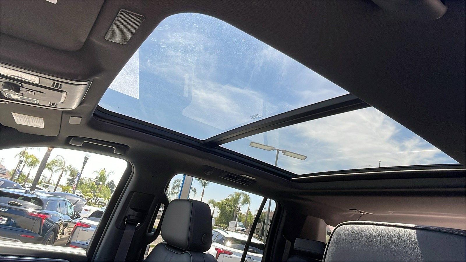 2025 Chevrolet Suburban RST