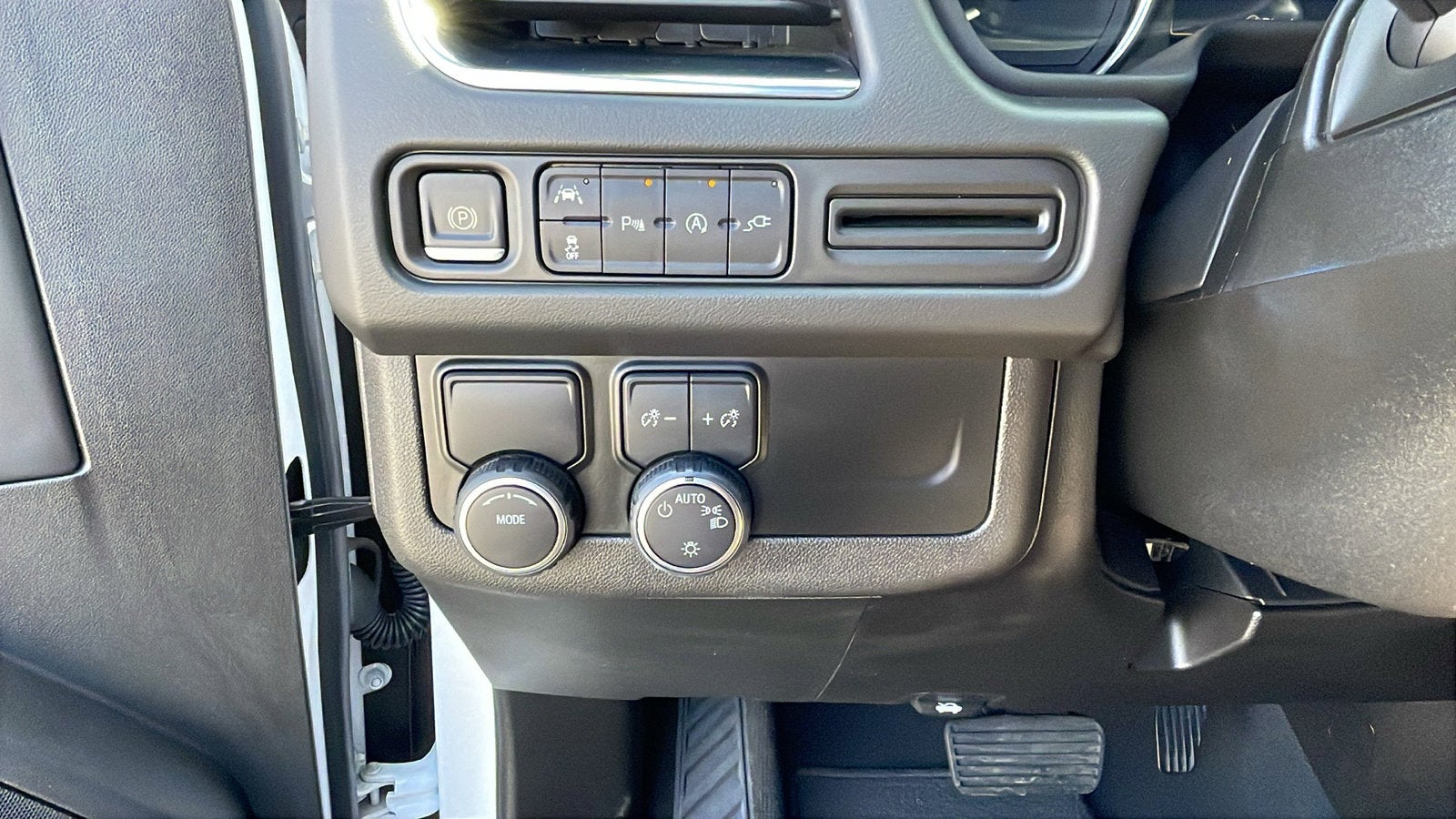 2022 Chevrolet Suburban LS