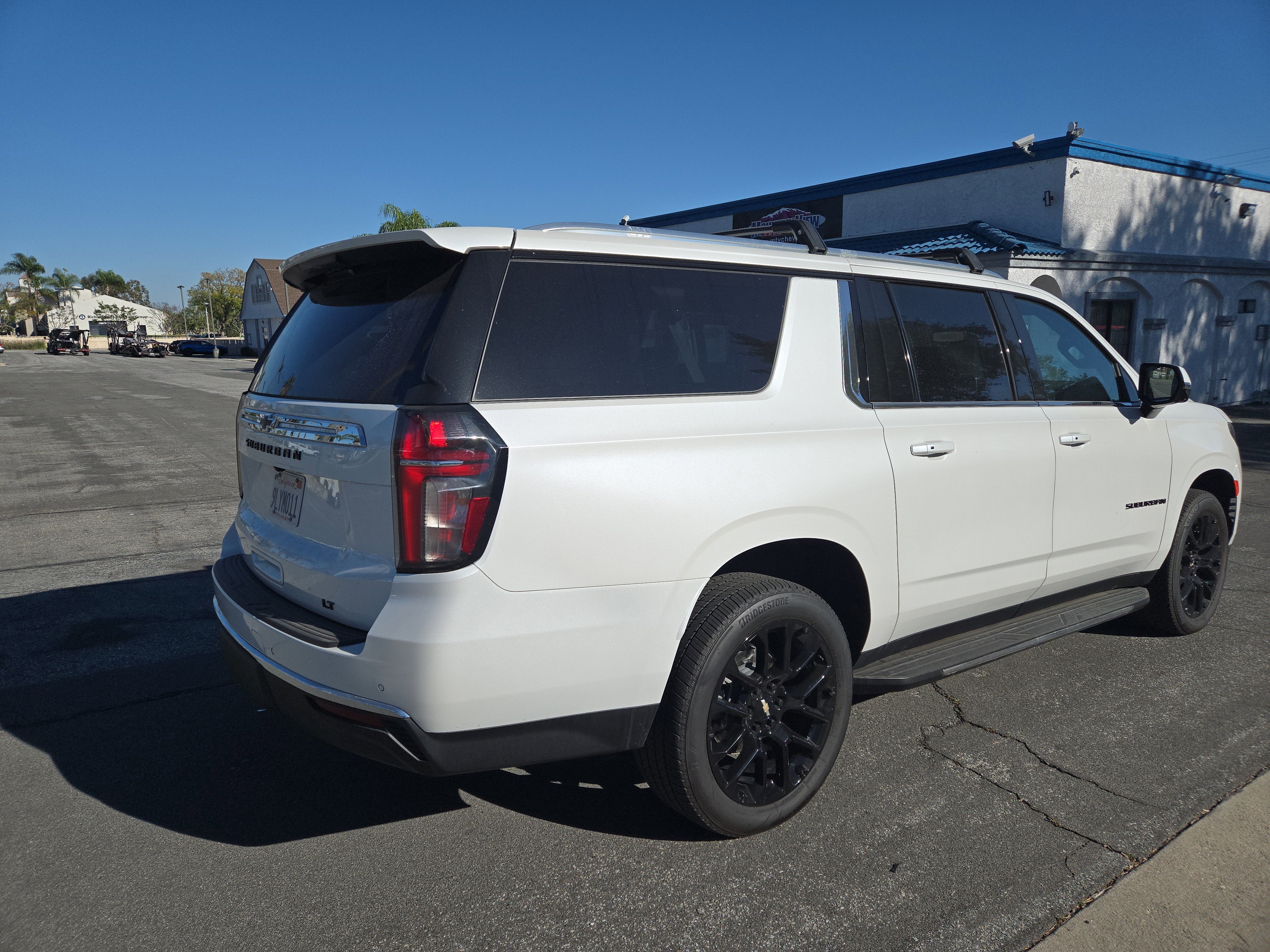 2024 Chevrolet Suburban LT