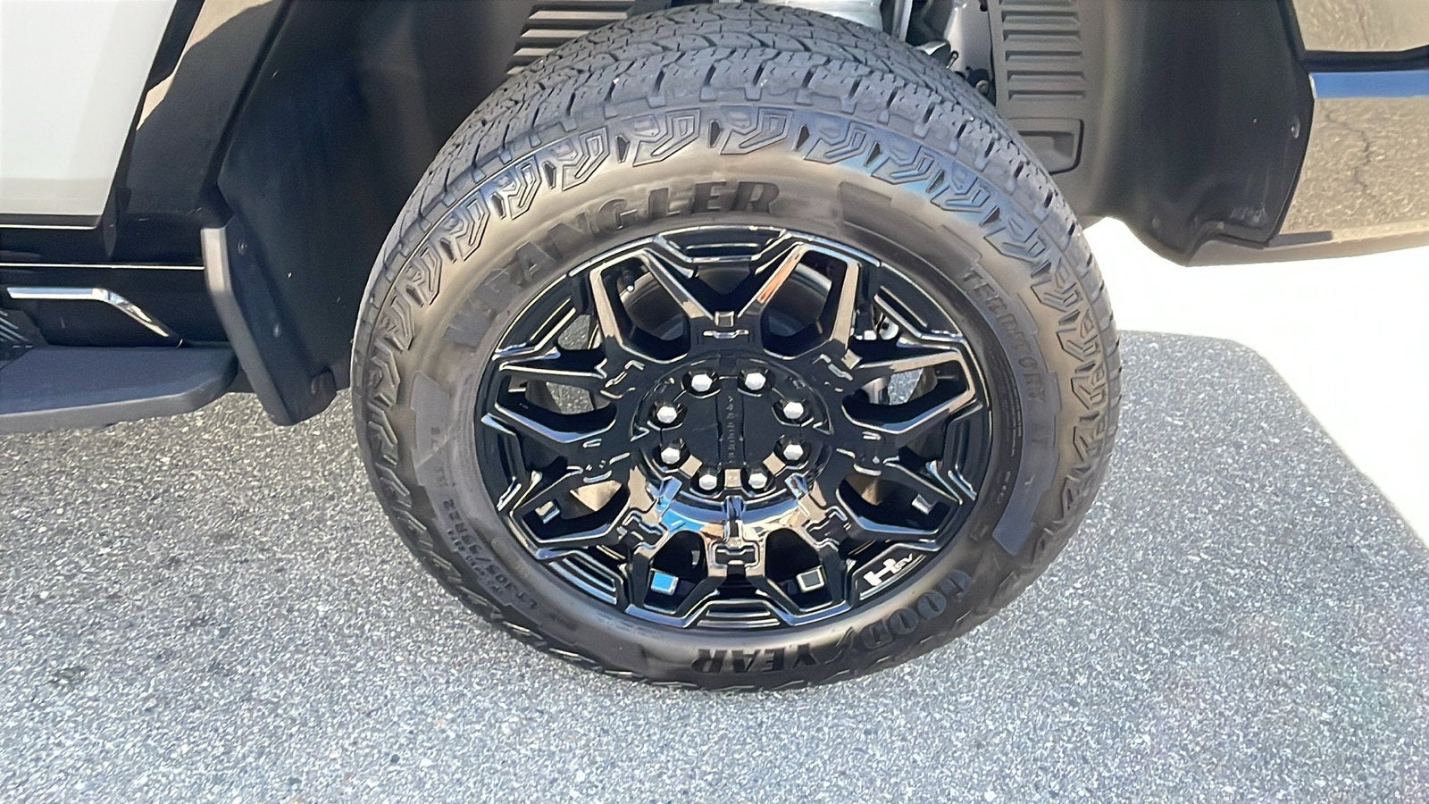 2024 GMC HUMMER EV Pickup 2X