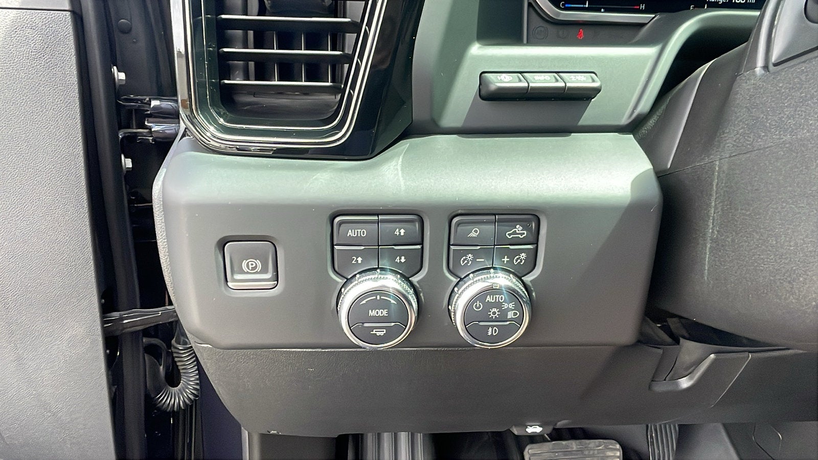2024 GMC Sierra 3500 HD AT4