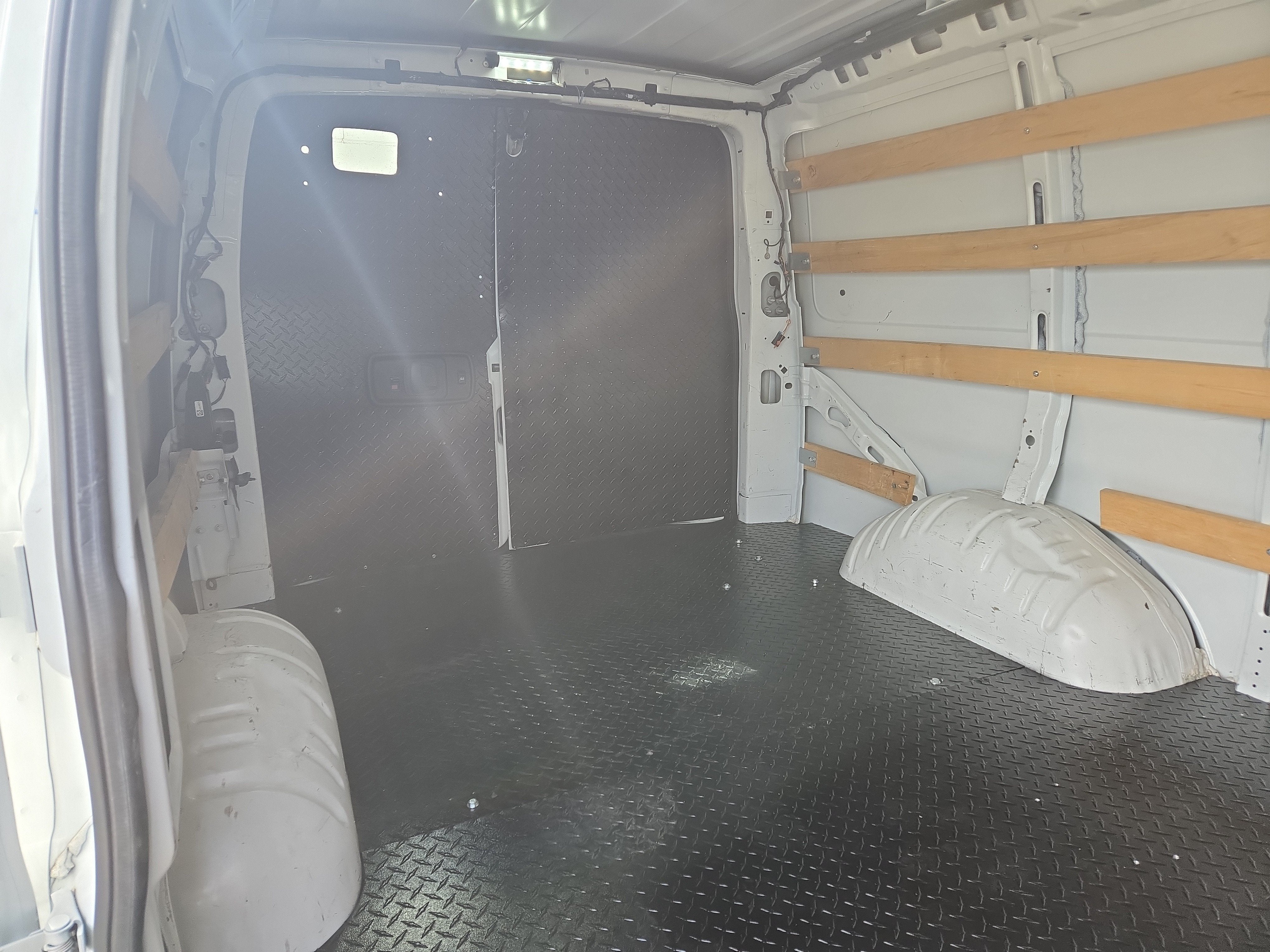 2023 GMC Savana Cargo 2500 RWD 2500 Regular Wheelbase Work Van