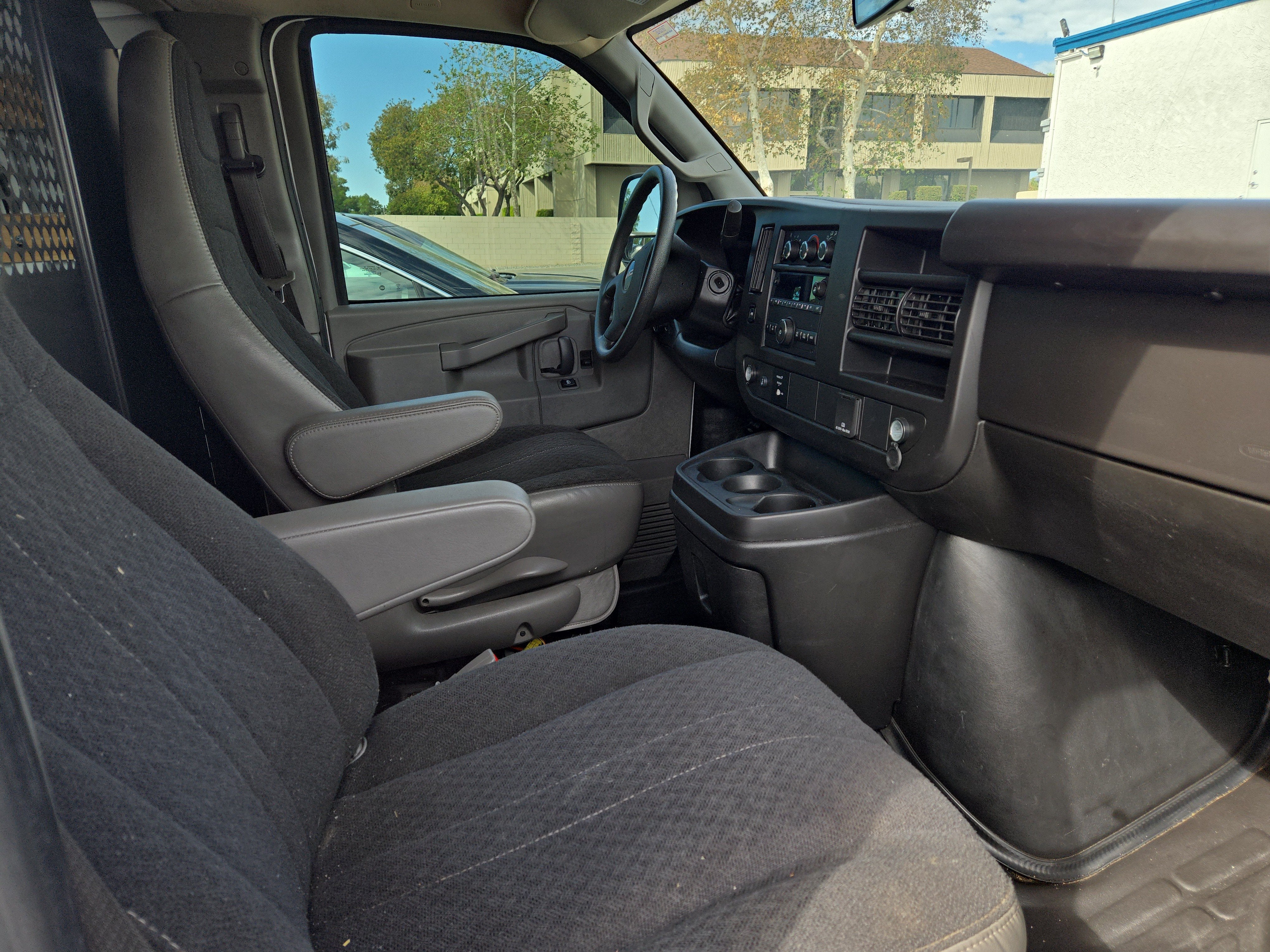 2023 GMC Savana Cargo 2500 RWD 2500 Regular Wheelbase Work Van