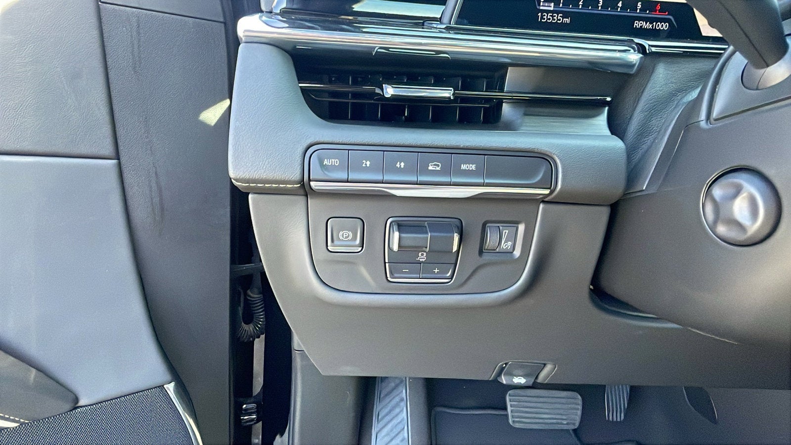 2024 Cadillac Escalade Sport