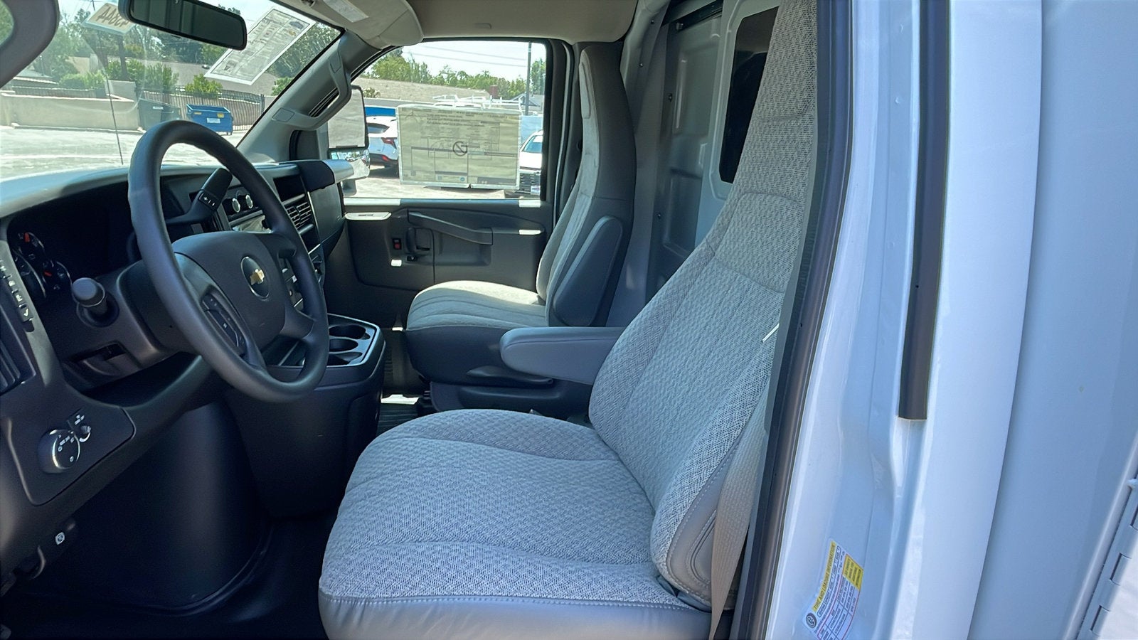 2026 Chevrolet Express Cutaway 3500 1WT