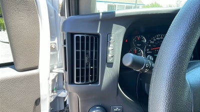 2026 Chevrolet Express Cutaway 3500 1WT