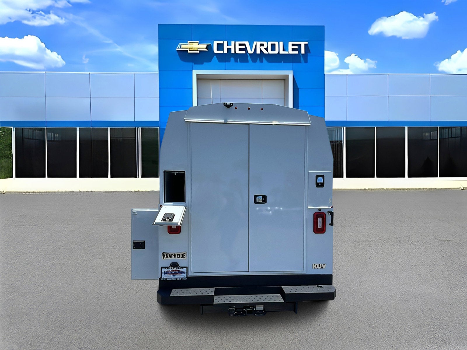 2026 Chevrolet Express Cutaway 3500 1WT
