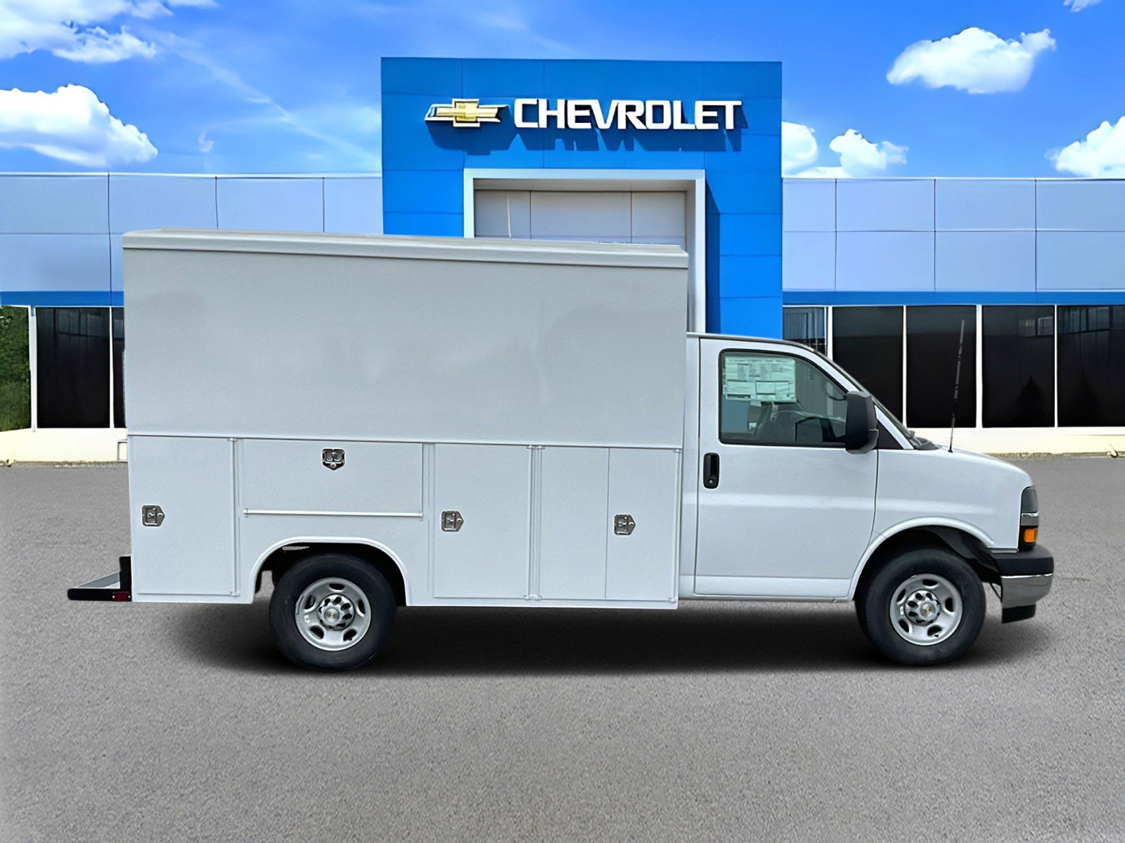 2026 Chevrolet Express Cutaway 3500 1WT