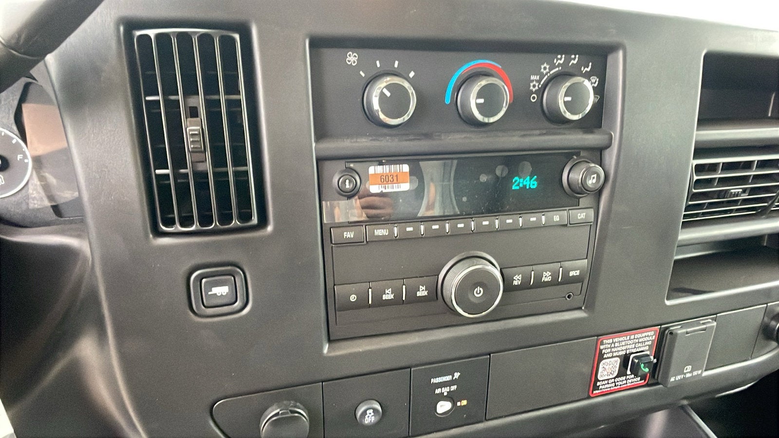 2026 Chevrolet Express Cutaway 3500 1WT